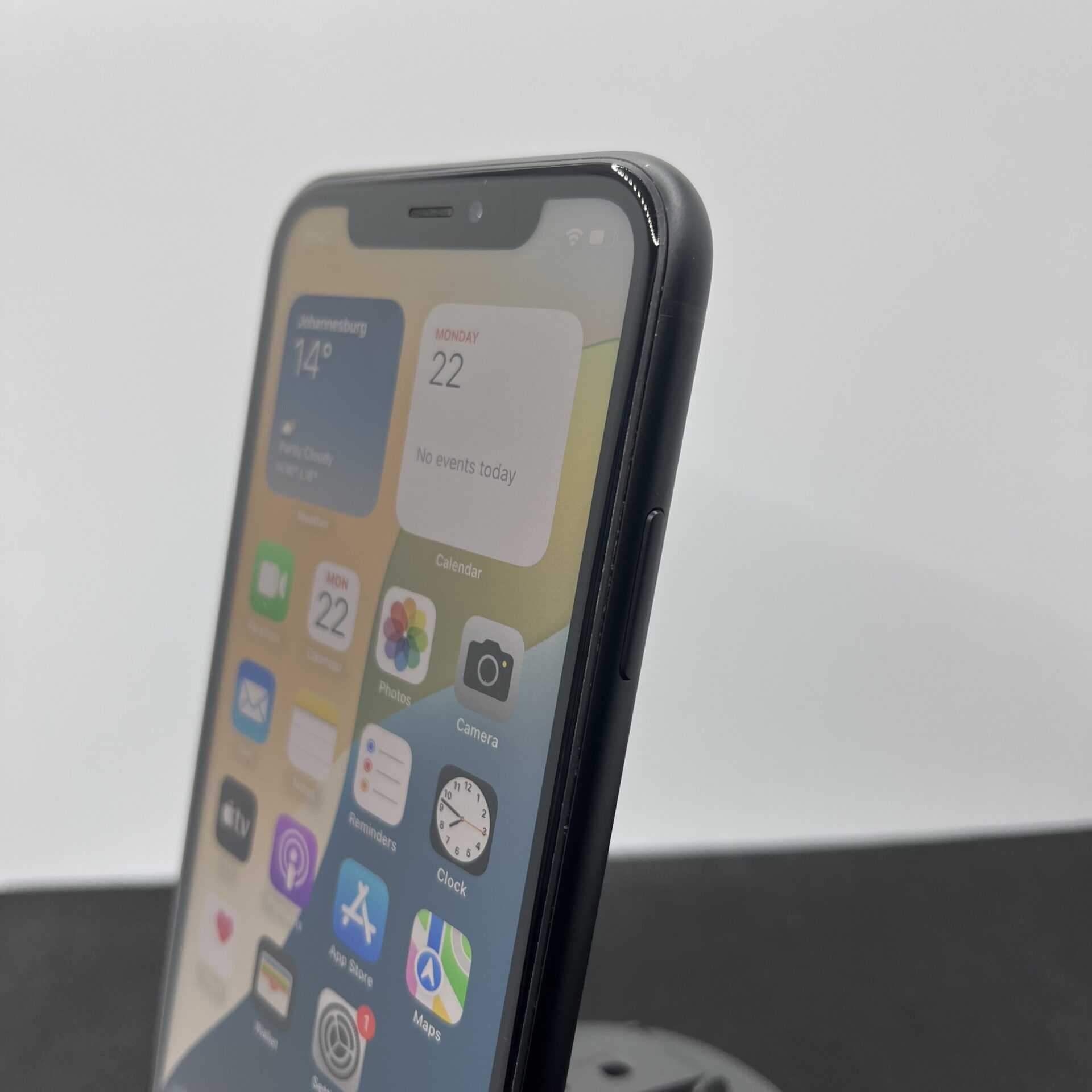 Apple iPhone XR 64GB Black (Condition: Good) - Image 6