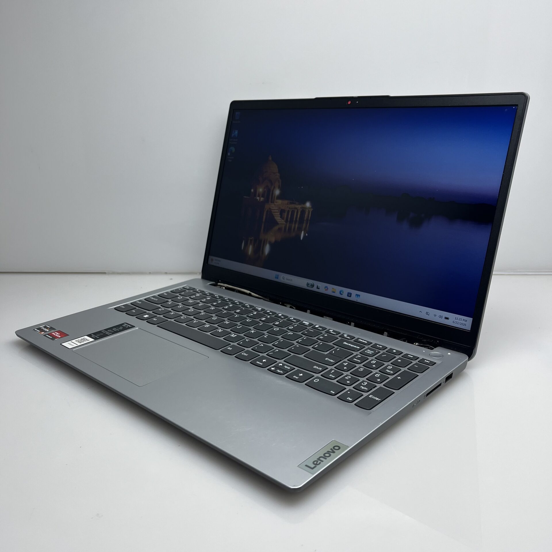 Lenovo Ideapad 1 15AMN7 "Ryzen 5" 2.80GHz 16GB RAM 512GB SSD Cloud Grey (Condition: Good) - Hinge cover missing - Image 4