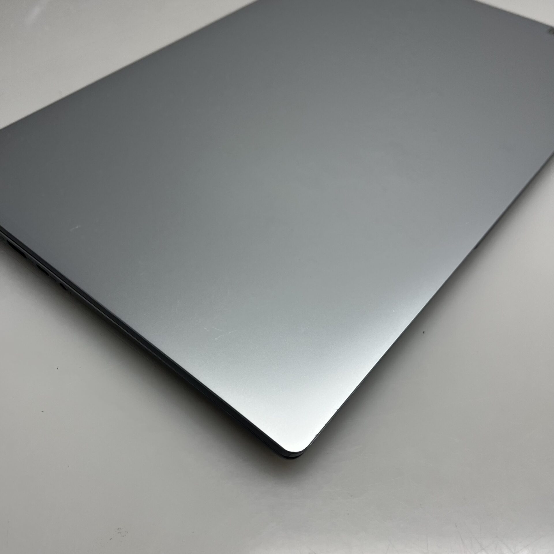 Lenovo Ideapad 1 15AMN7 "Ryzen 5" 2.80GHz 16GB RAM 512GB SSD Cloud Grey (Condition: Good) - Hinge cover missing - Image 9