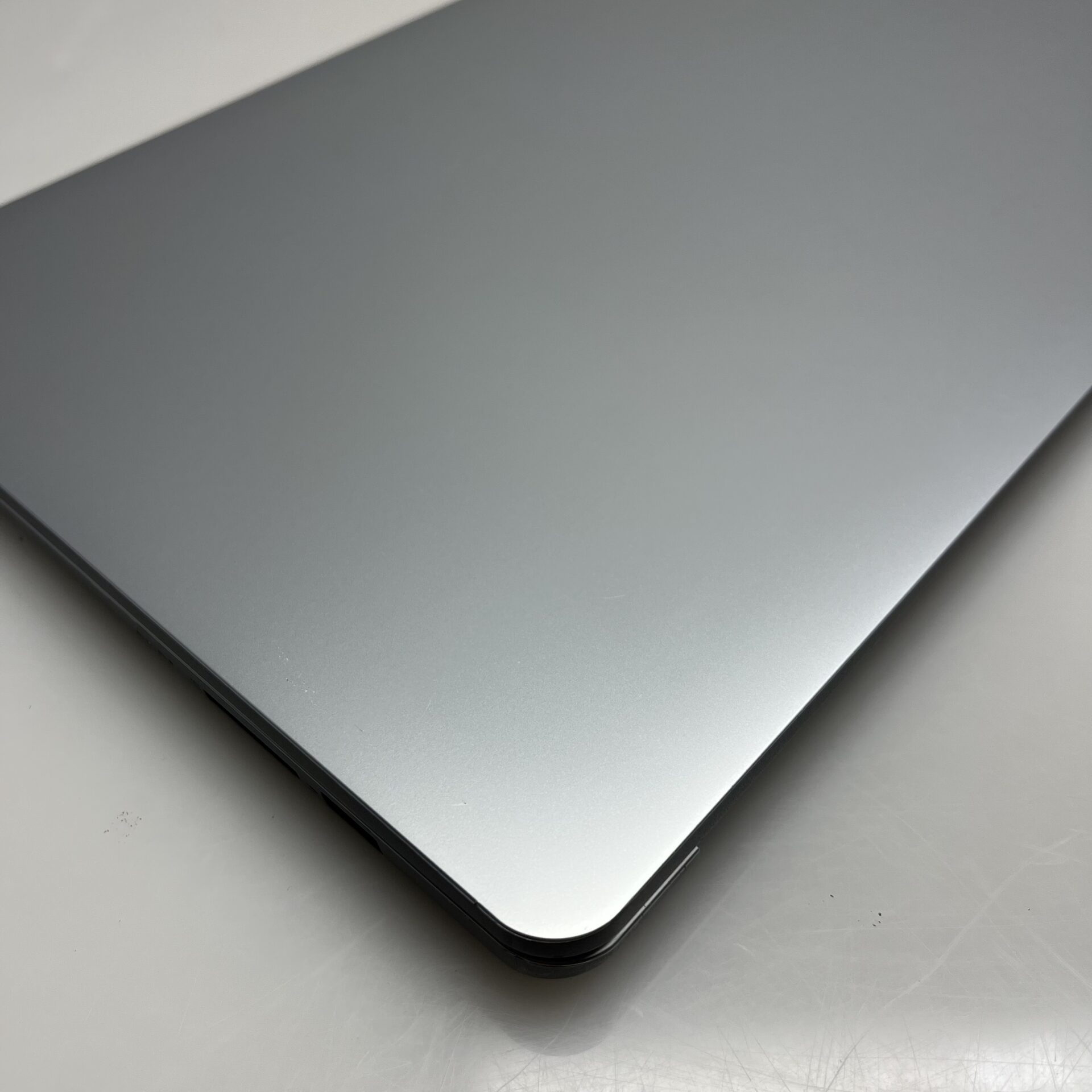 Lenovo Ideapad 1 15AMN7 "Ryzen 5" 2.80GHz 16GB RAM 512GB SSD Cloud Grey (Condition: Good) - Hinge cover missing - Image 8
