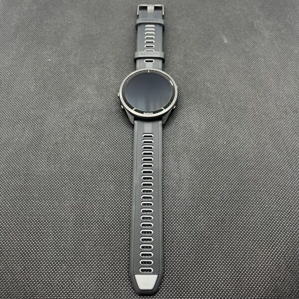 Garmin Forerunner 965 Carbon Gray with Black/Powder Gray Silicone Band(Condition: Pristine) - Image 10