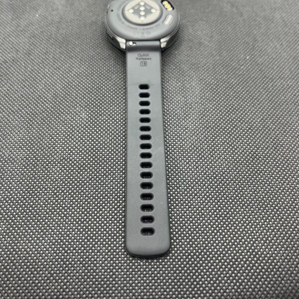 Garmin Venu 4 Slate with Black Silicone Band (Condition: Pristine) - Image 9