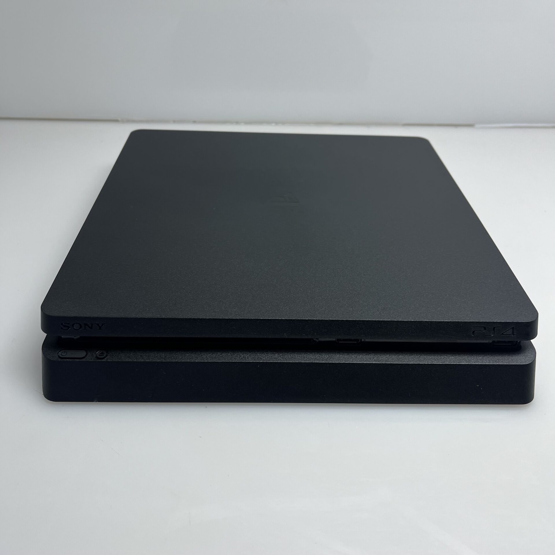 Sony PlayStation 4 Slim 1TB Black + Controller + Charging Station + 3 Games (Condition: Excellent) - Image 2