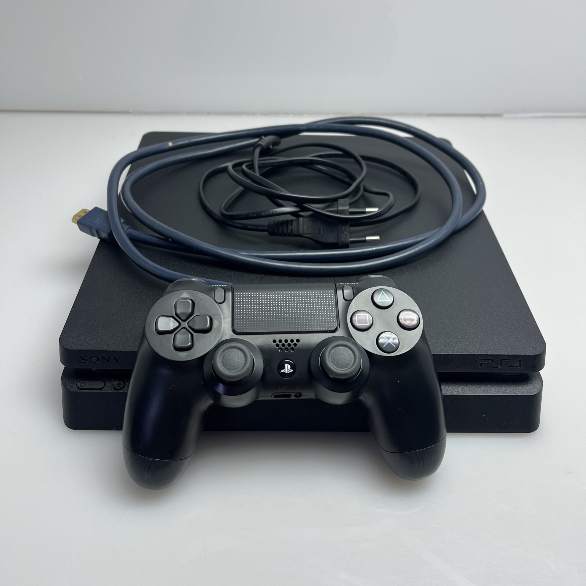 Sony PlayStation 4 Slim 1TB Black + Controller + Charging Station + 3 Games (Condition: Excellent) - Image 5