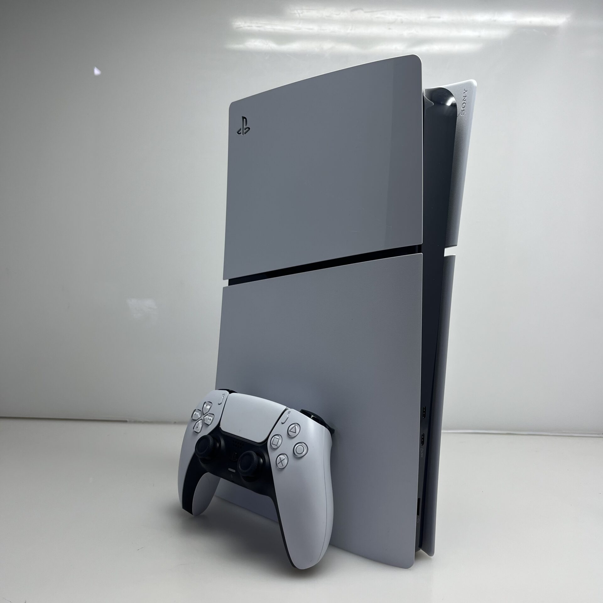 Sony PlayStation 5 Slim Digital Edition 1TB White + Controller + HDMI + Power Cable (Condition: Excellent) - Image 5