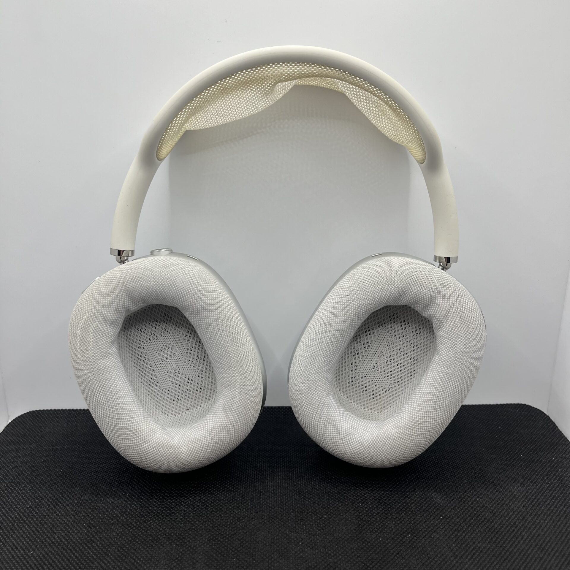 Apple AirPods Max Starlight (Condition: Good) - Image 2