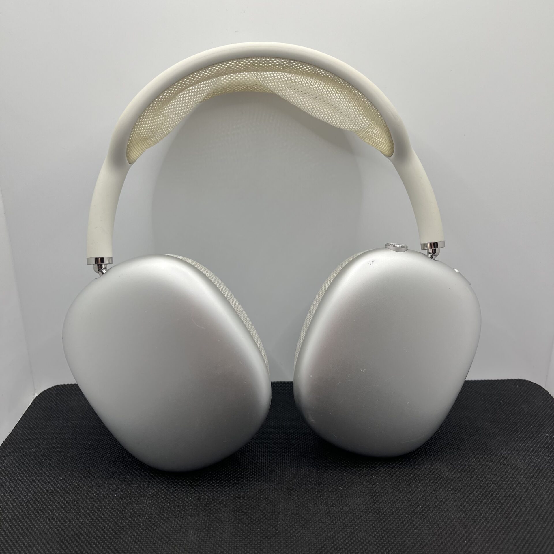 Apple AirPods Max Starlight (Condition: Good) - Image 3
