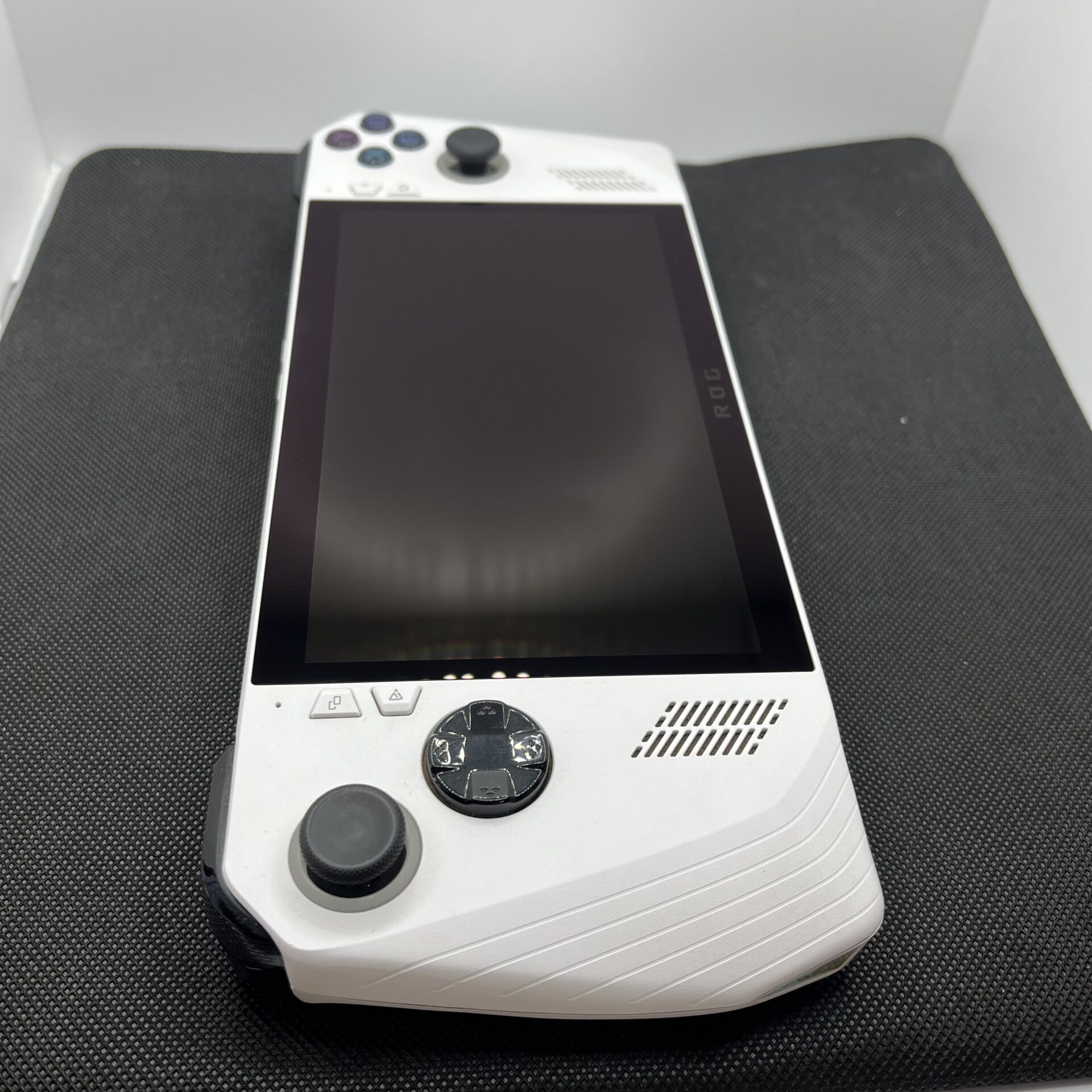 Asus ROG Ally AMD Ryzen Z1 Extreme 16GB RAM 512GB SSD White (Condition: Good) - Image 6