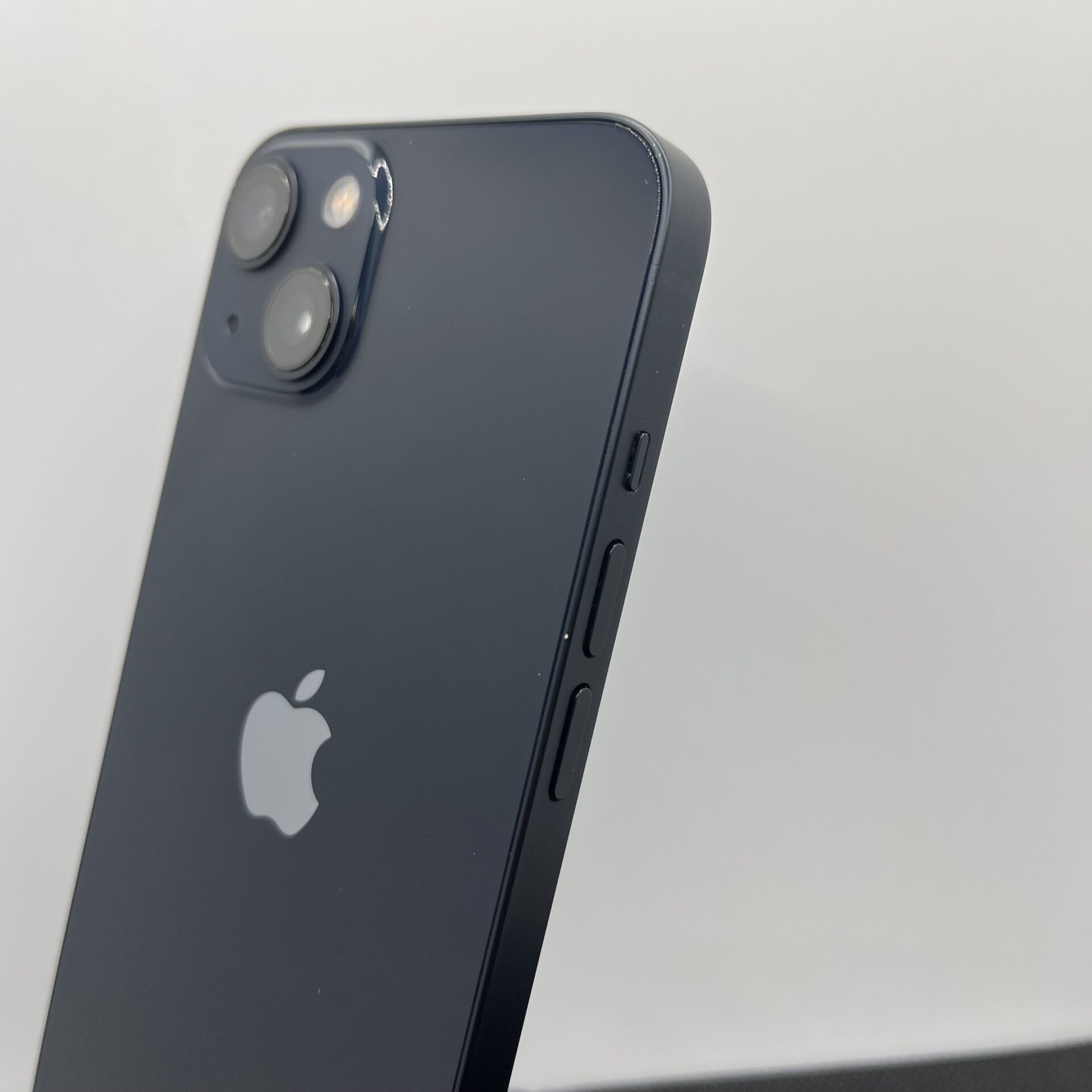 Apple iPhone 13 128GB Midnight (Condition: Good) - Image 10