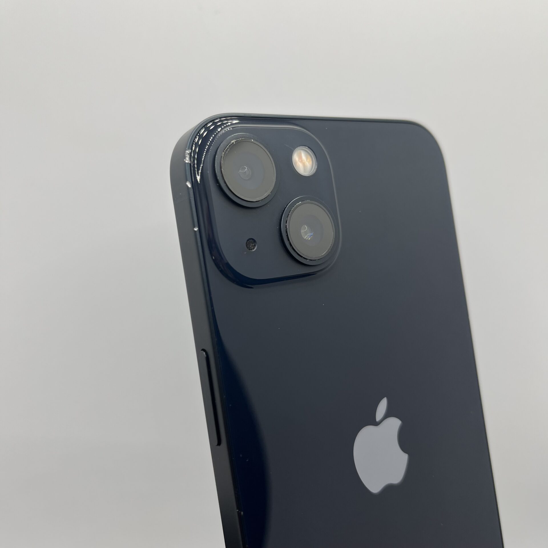 Apple iPhone 13 128GB Midnight (Condition: Good) - Image 8