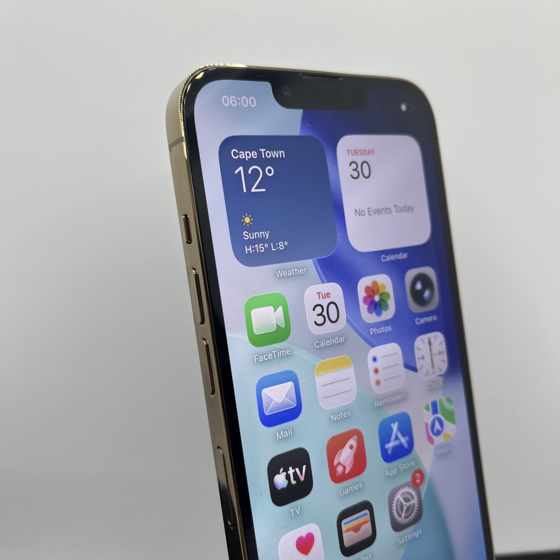 Apple iPhone 13 Pro 256GB Gold - Shadow Spot on Rear Camera (Condition: Good) - Image 4