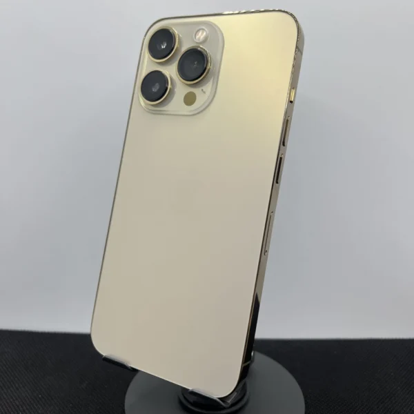 Apple iPhone 13 Pro 256GB ゴールド 傷あり Apple iPhone 13 Pro 256GB Gold - Shadow Spot on Rear Camera