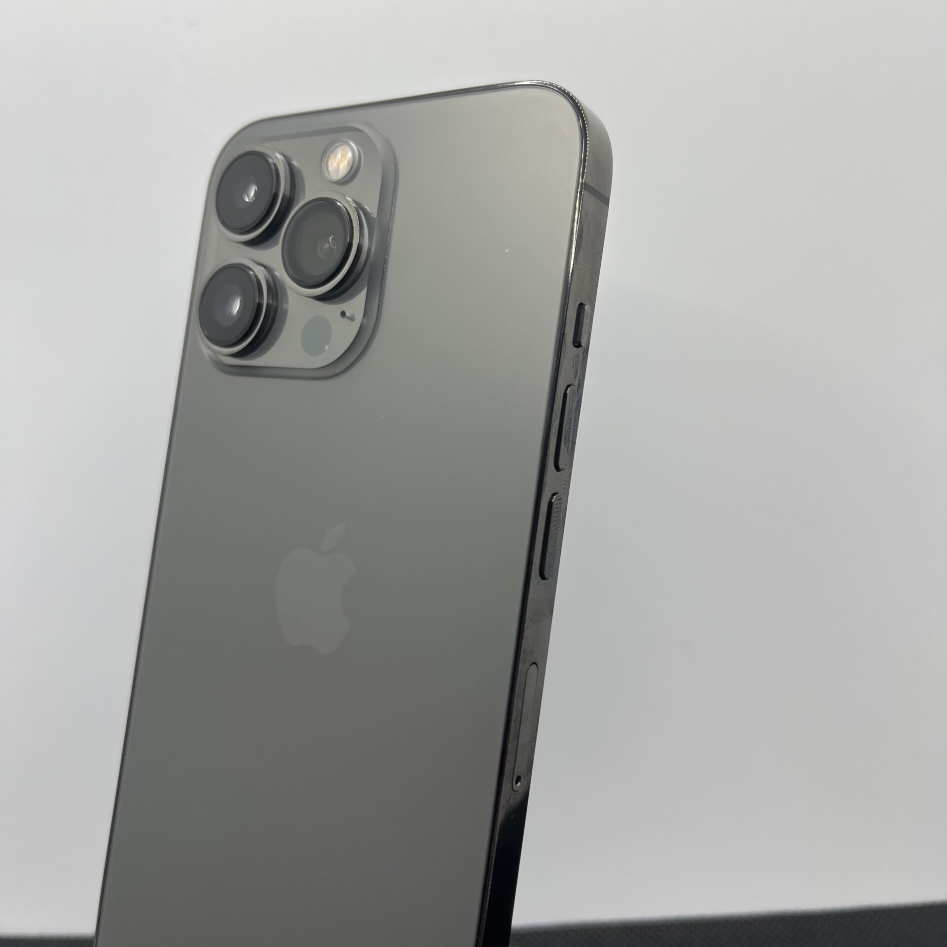 Apple iPhone 13 Pro 256GB Graphite - Shadow Spots On Rear Camera