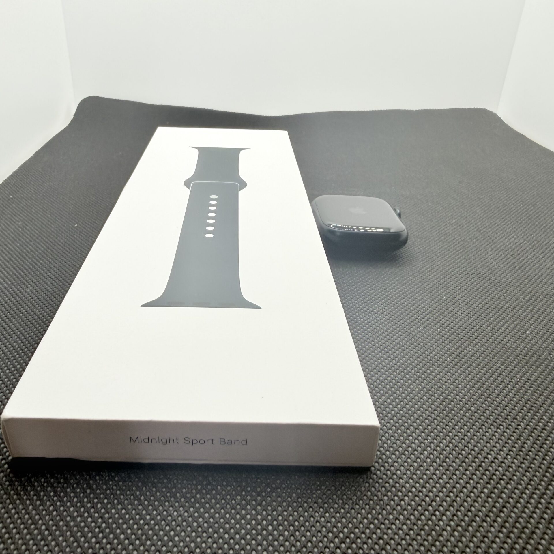 Apple Watch Series 9 41mm GPS Only Midnight (Condition: Good) - Image 8