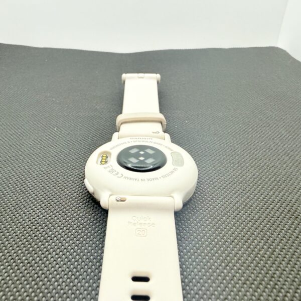 Garmin Vivoactive 5 Ivory/Cream Gold (Condition: Pristine) - Image 7