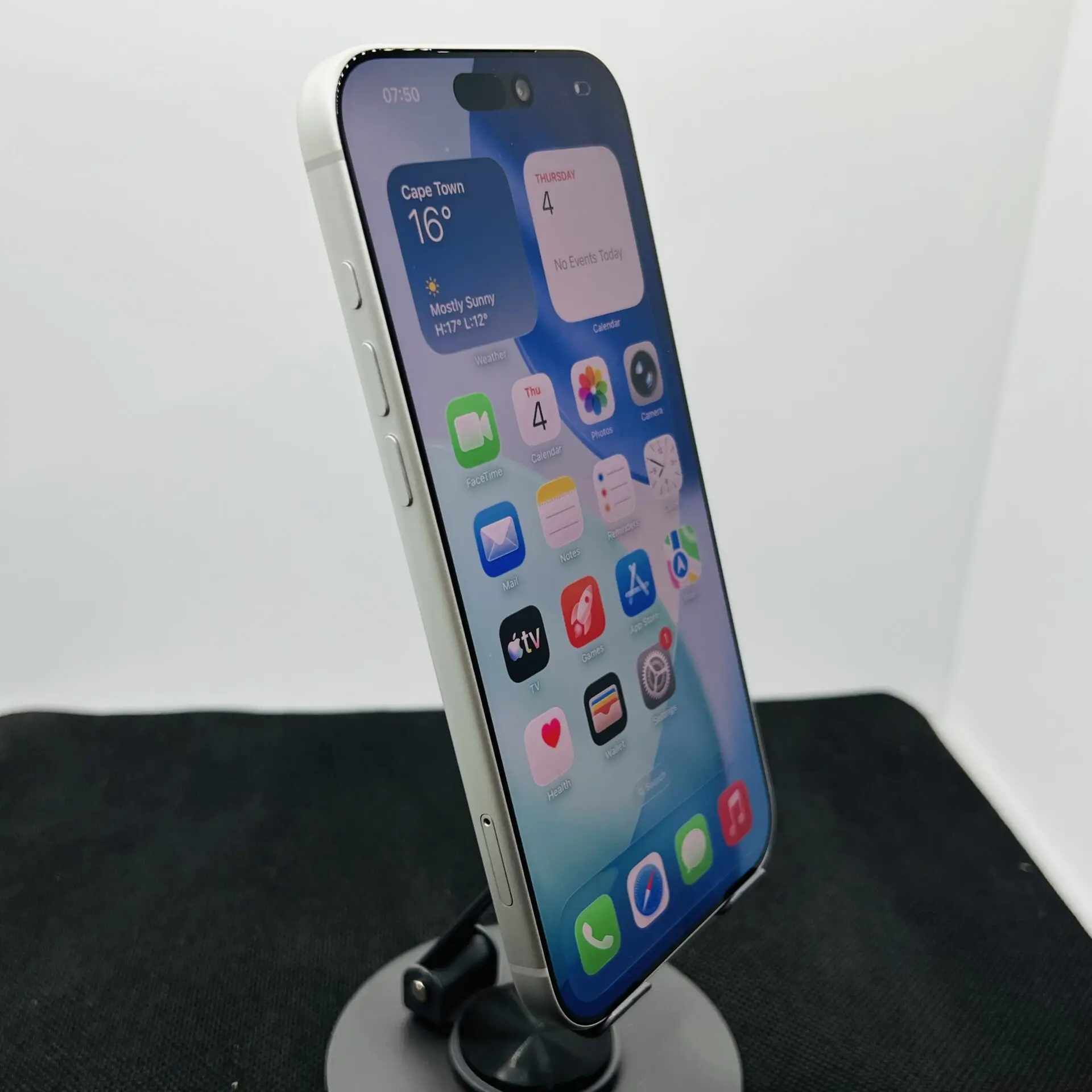 Apple iPhone 17 Pro Max 256GB Silver (Condition: Excellent) - Image 3