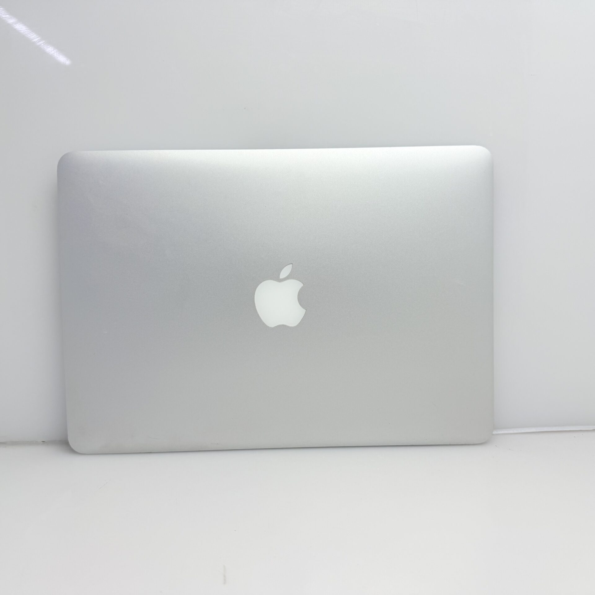 Apple MacBook Pro 13-Inch “Core i5” 2.7GHz (Retina, Early 2015) 8GB RAM 128GB SSD Space Grey (Condition: Good) - Image 2