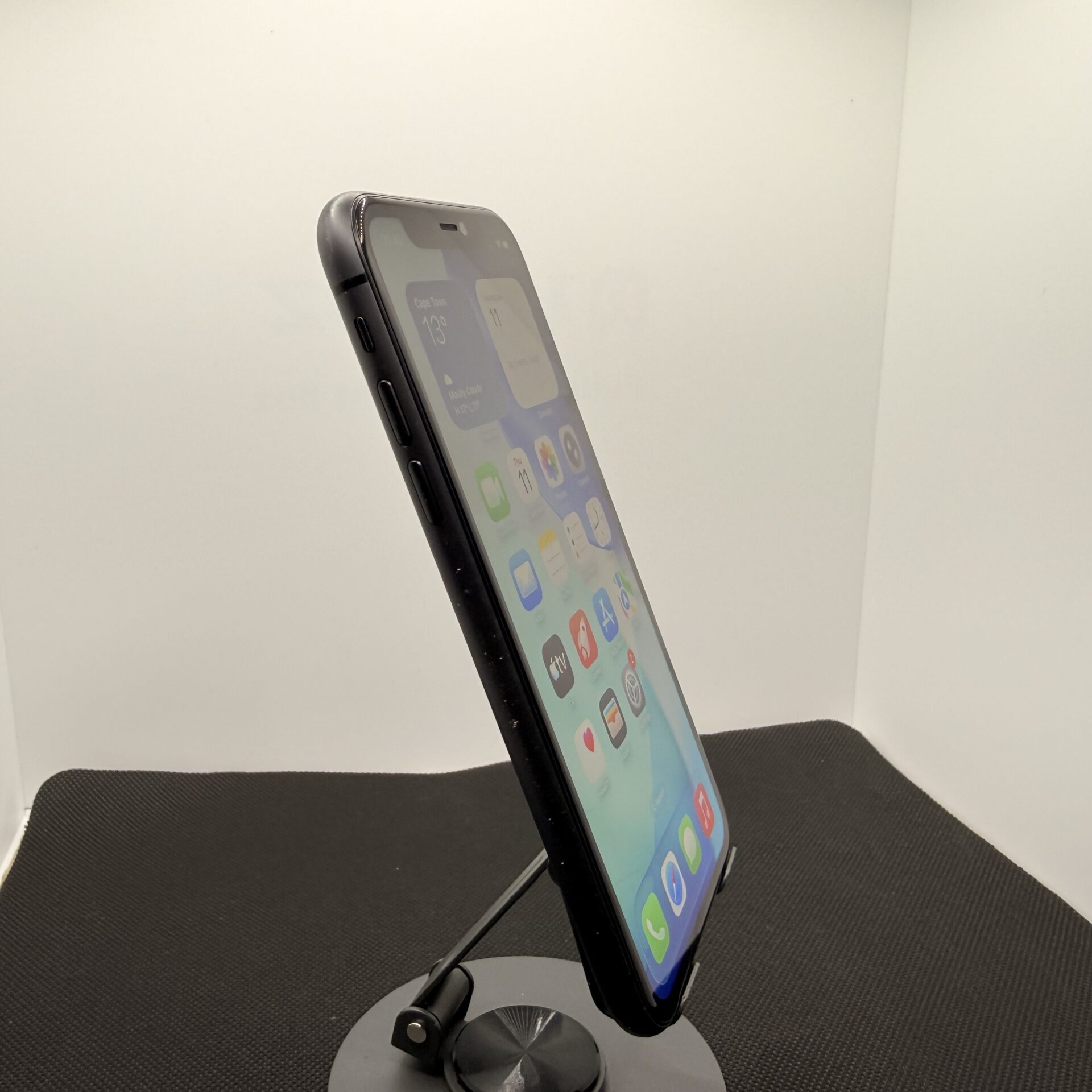Apple iPhone 11 64GB Black (Condition: Good) - Image 3