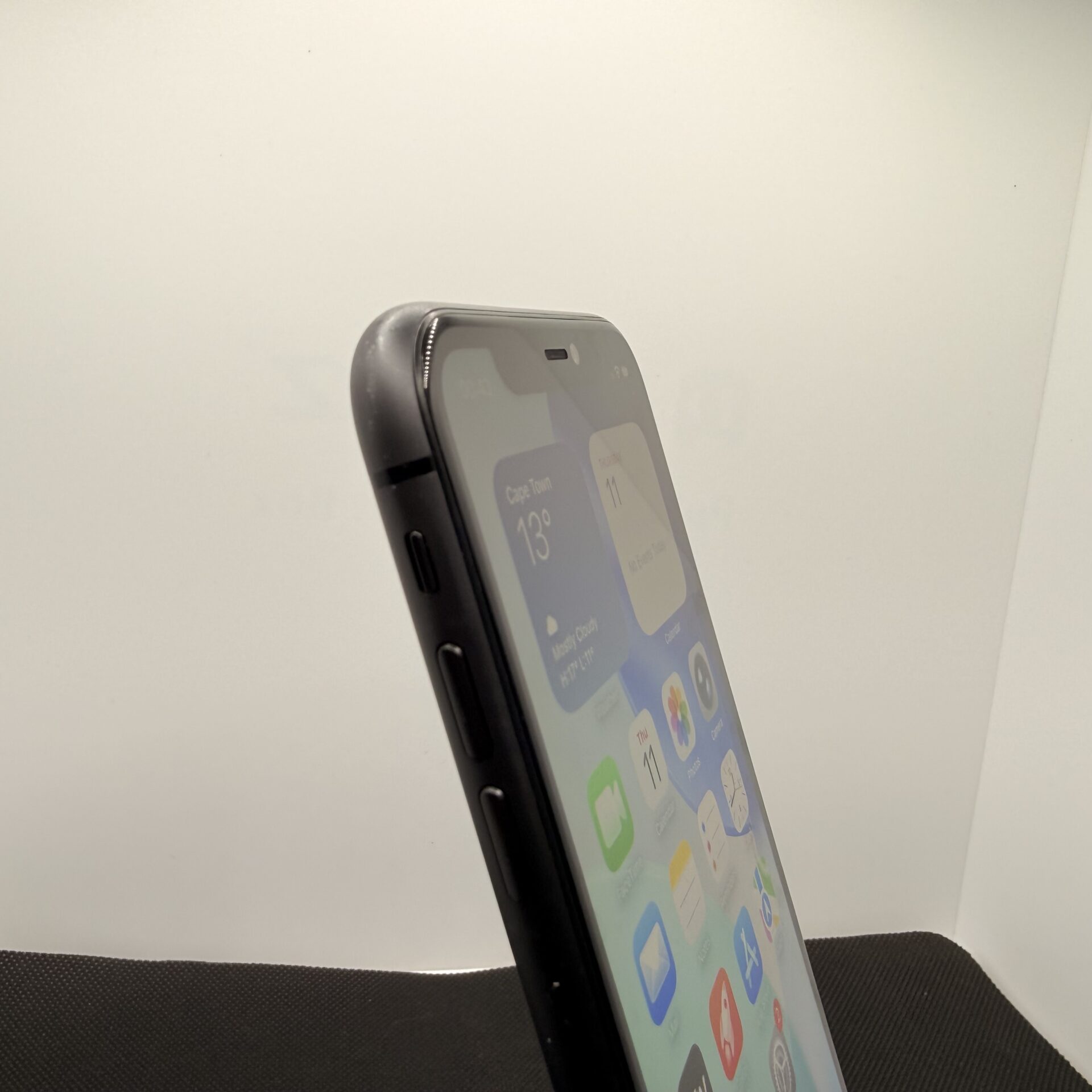 Apple iPhone 11 64GB Black (Condition: Good) - Image 4
