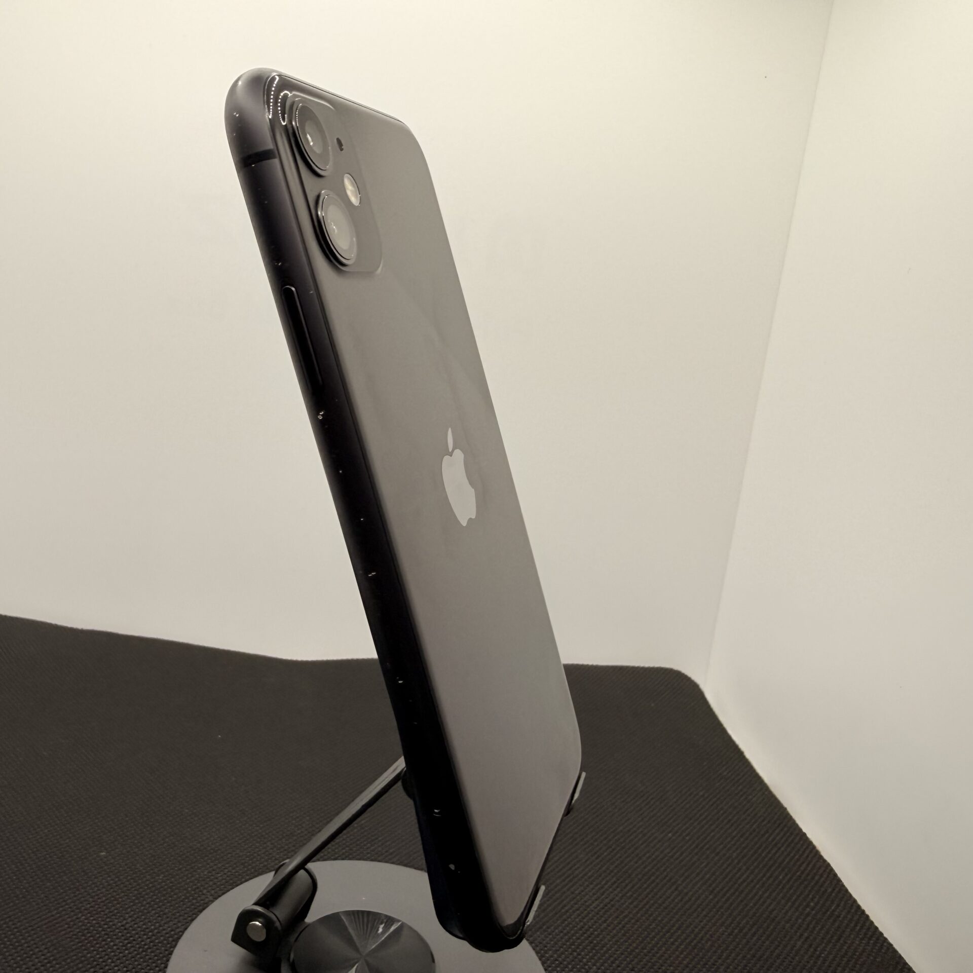 Apple iPhone 11 64GB Black (Condition: Good) - Image 7