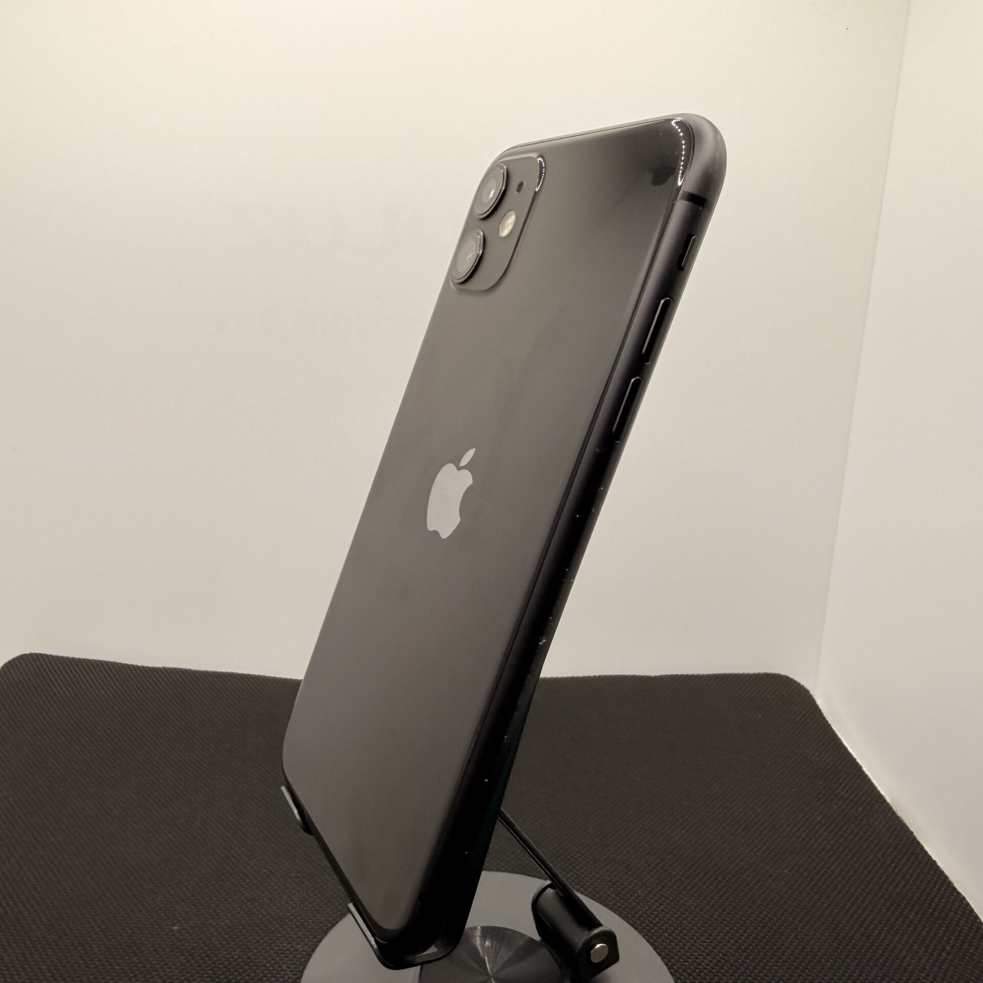 Apple iPhone 11 64GB Black (Condition: Good) - Image 8