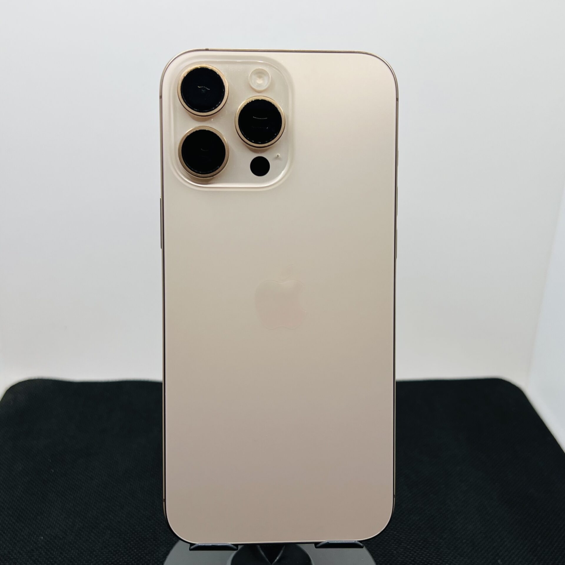 Apple iPhone 16 Pro Max 1TB Desert Titanium (Condition: Excellent) - Image 9