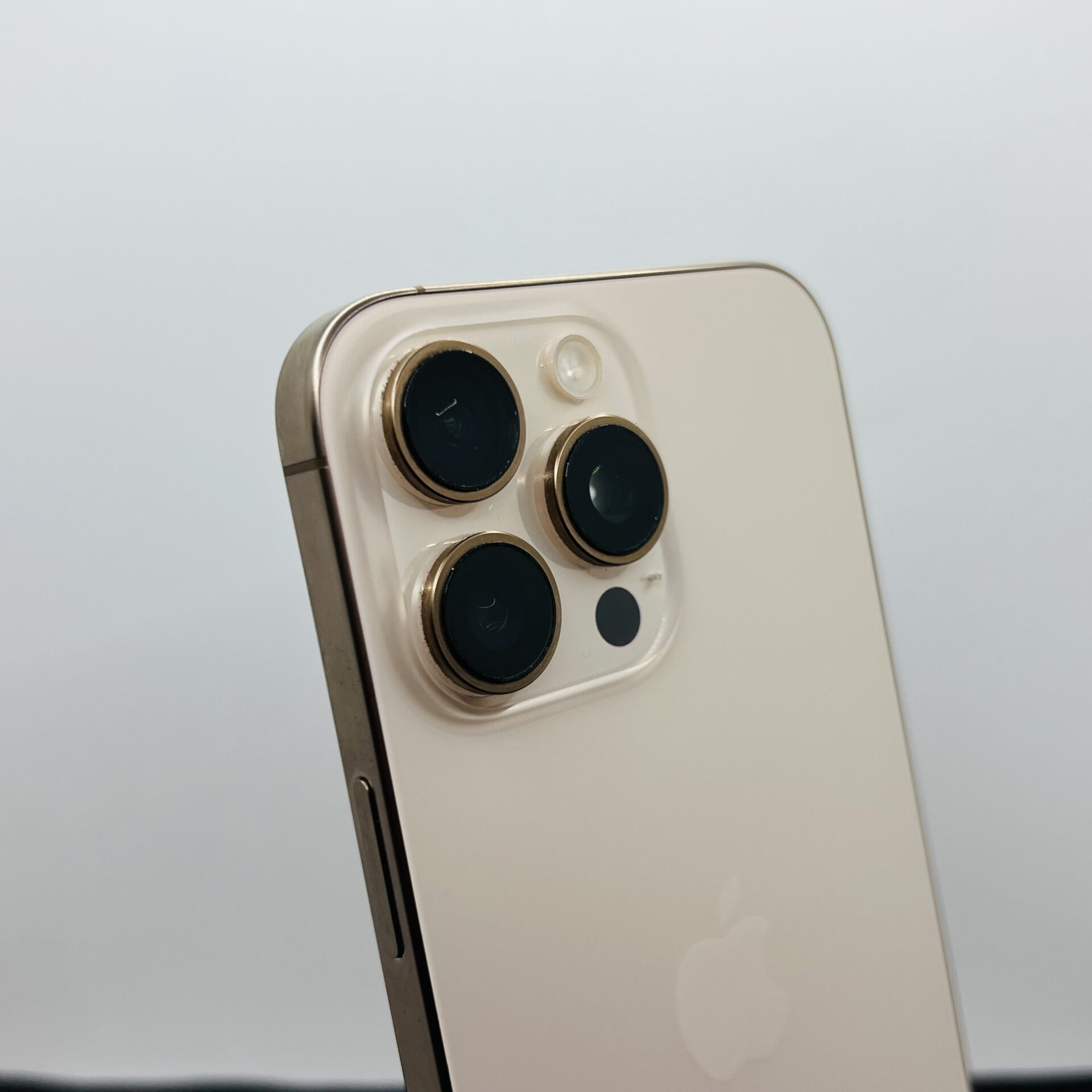 Apple iPhone 16 Pro Max 1TB Desert Titanium (Condition: Excellent) - Image 11