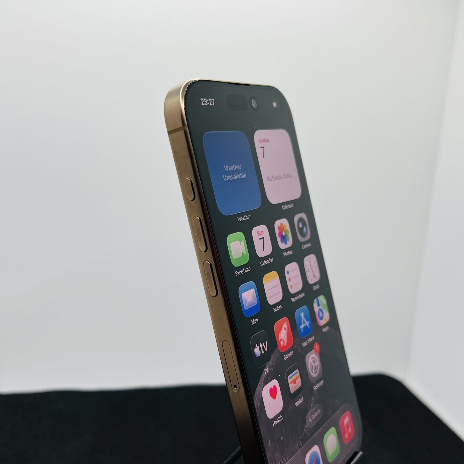 Apple iPhone 16 Pro 256GB Desert Titanium (Condition: Excellent) - Image 4