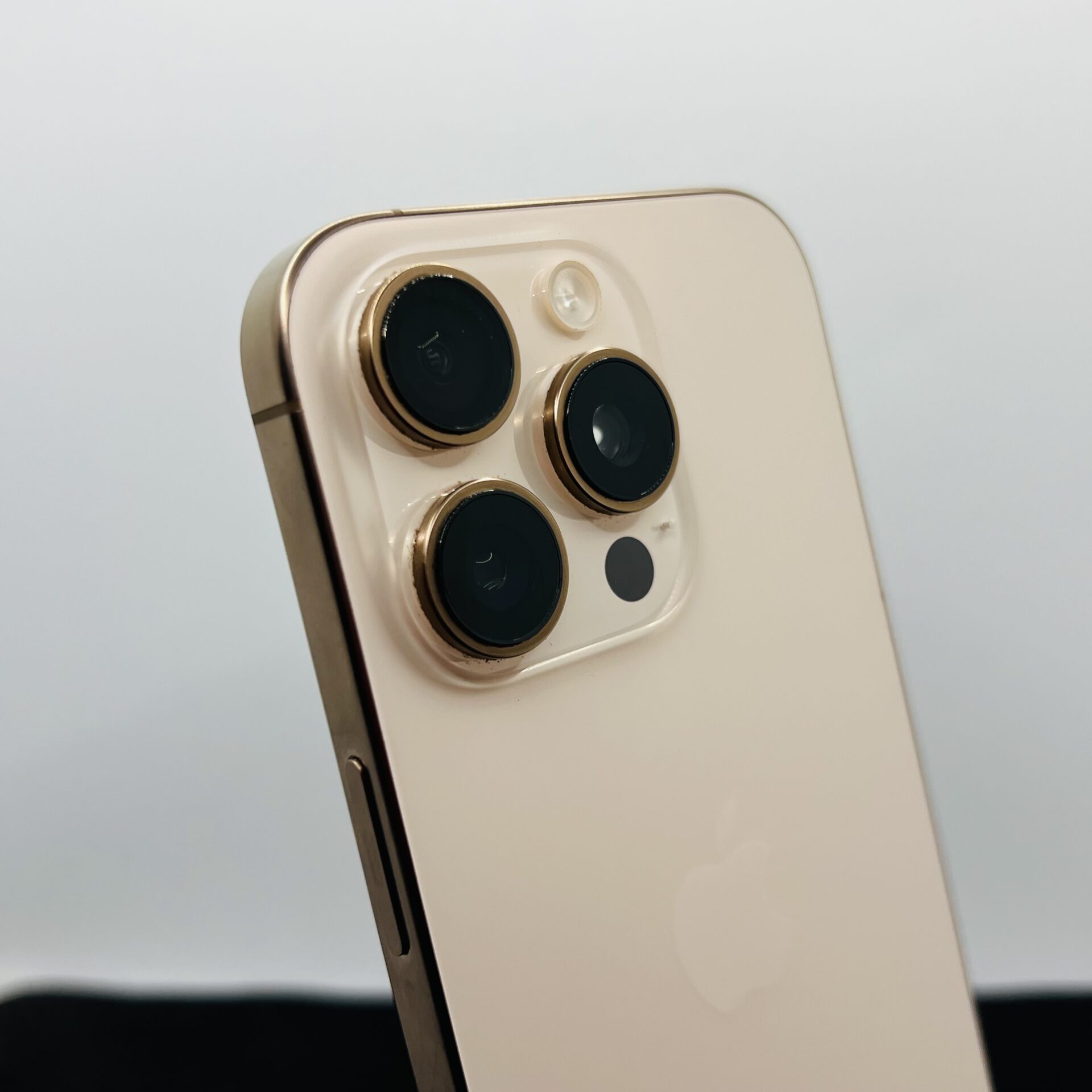 Apple iPhone 16 Pro 256GB Desert Titanium (Condition: Excellent) - Image 11
