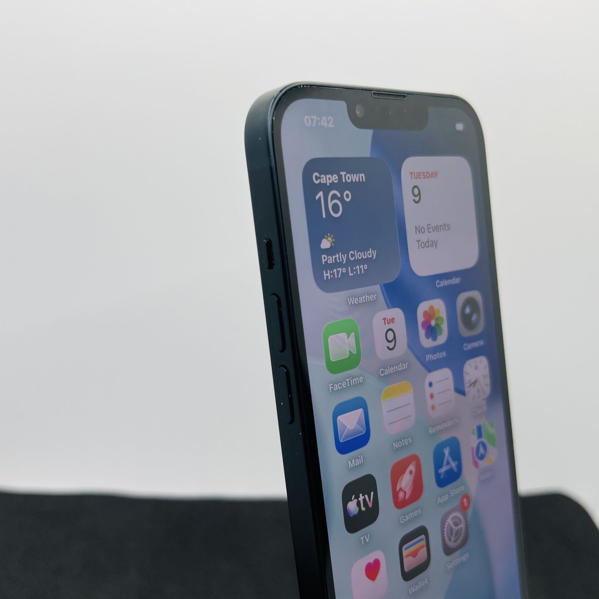 Apple iPhone 13 128GB Midnight (Condition: Good) - Image 4