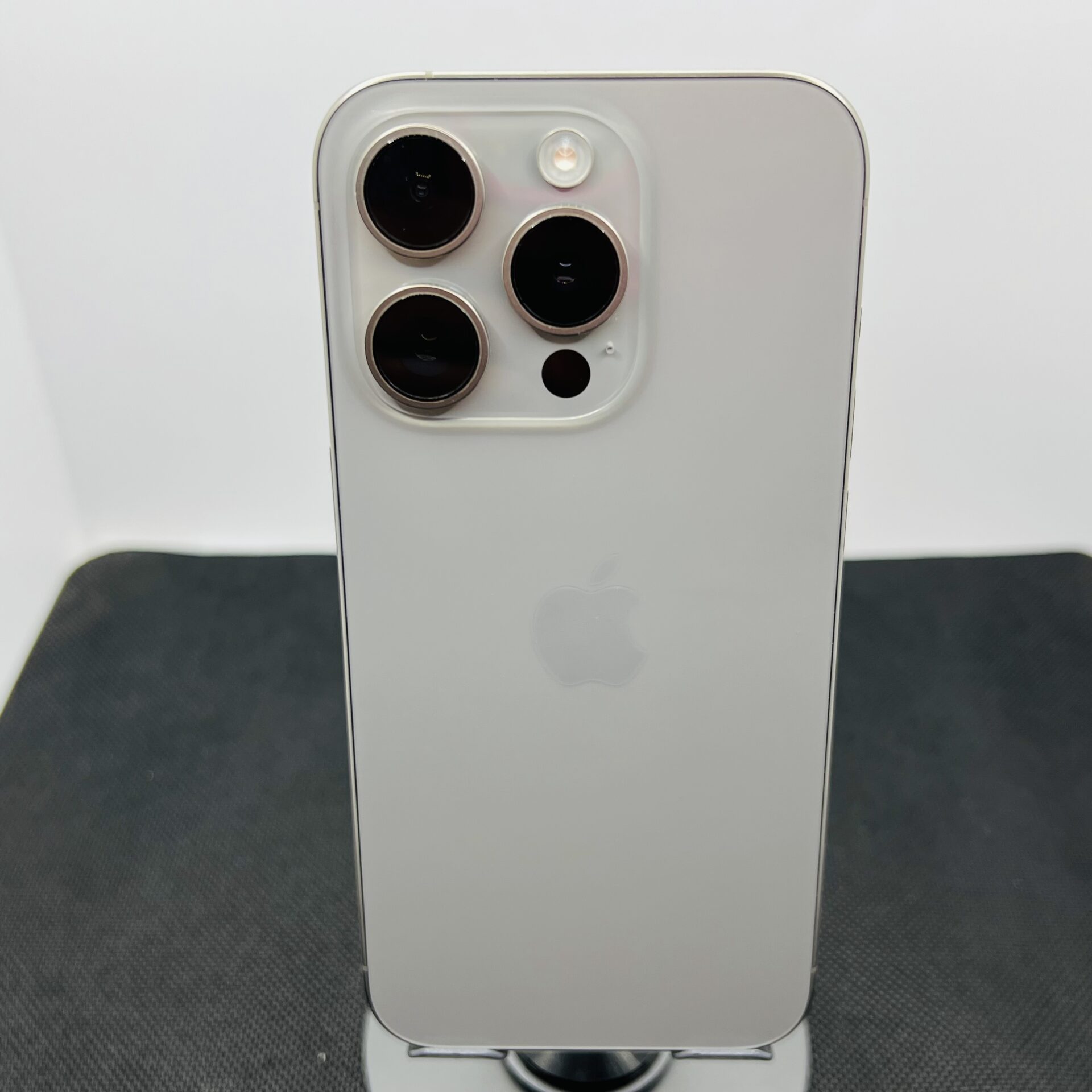 Apple iPhone 15 Pro 256GB Natural Titanium (Condition: Excellent) - Image 9