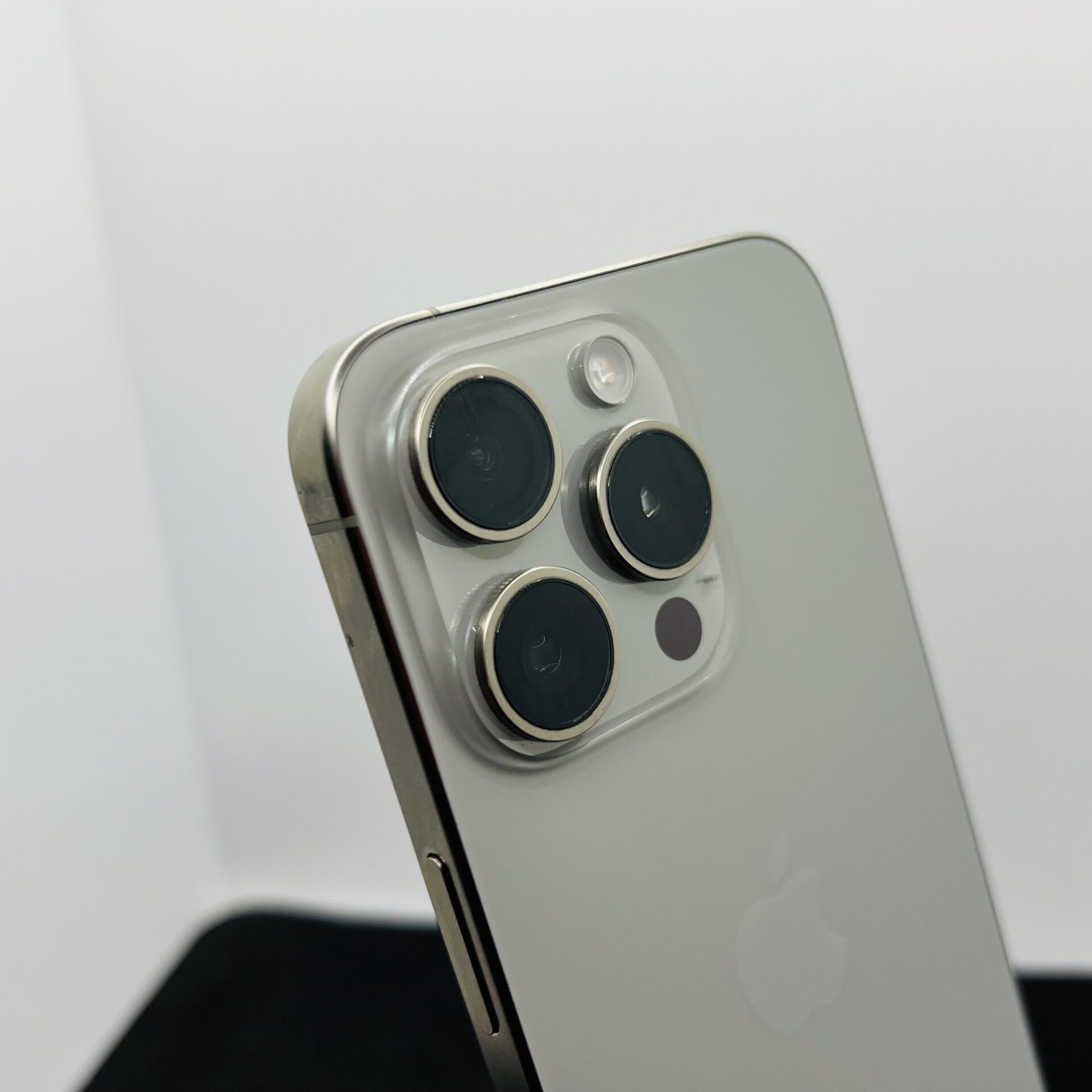 Apple iPhone 15 Pro 256GB Natural Titanium (Condition: Excellent) - Image 11