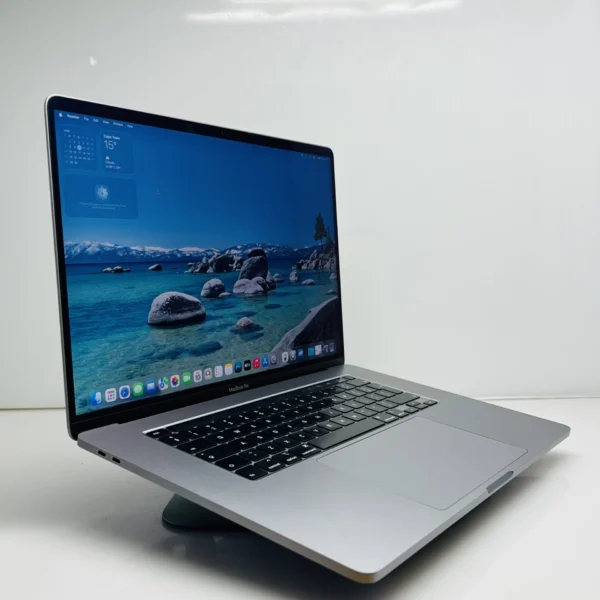 Apple MacBook Pro 16-Inch “Core i7” 2.6 GHz (TouchBar, 2019) 16GB