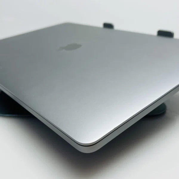ナカニシさま専用MacBook Pro16インチ2019 Space Gray Apple MacBook Pro 16-Inch “Core i7” 2.6 GHz (TouchBar, 2019) 16GB