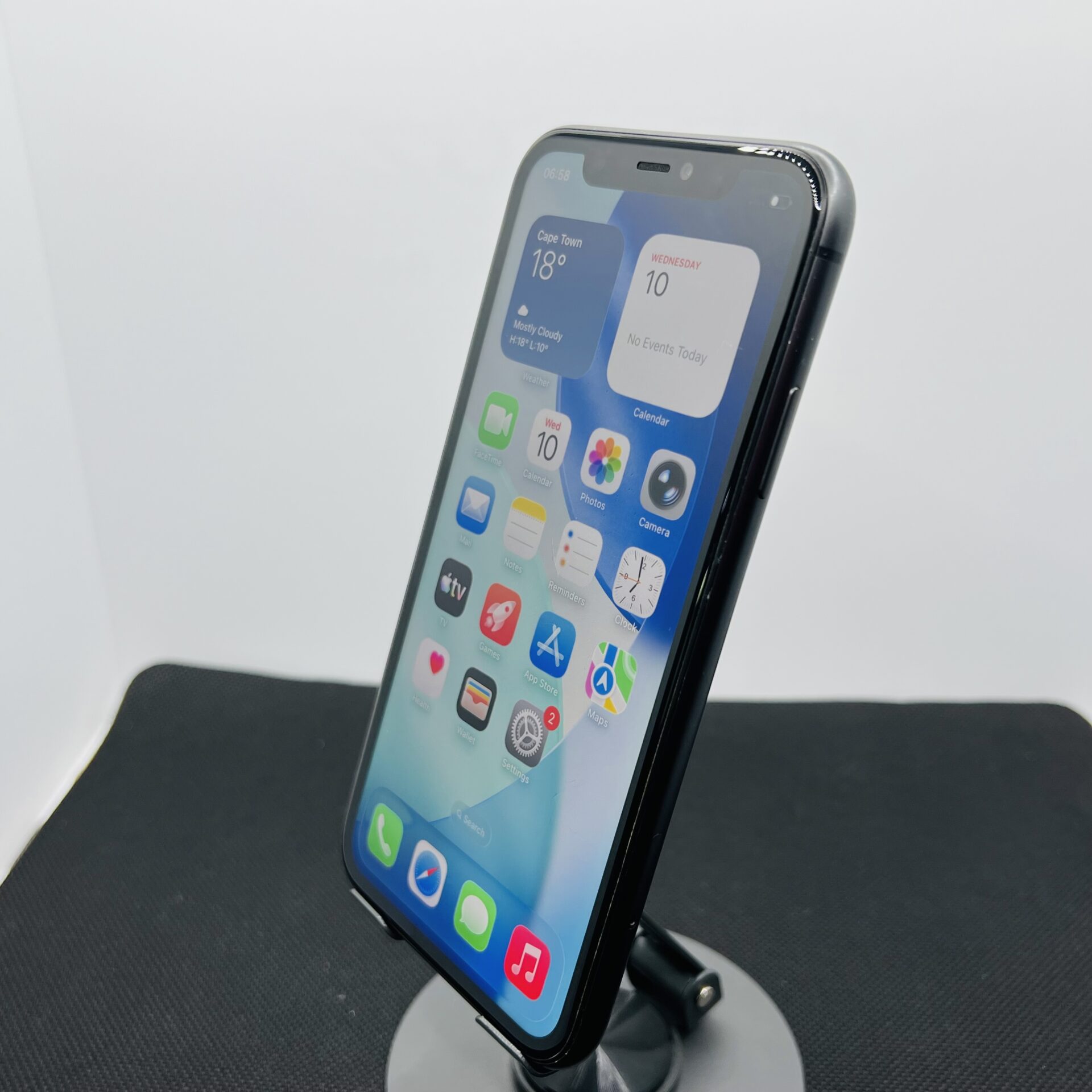 Apple iPhone 11 64GB Black (Condition: Good) - Image 5