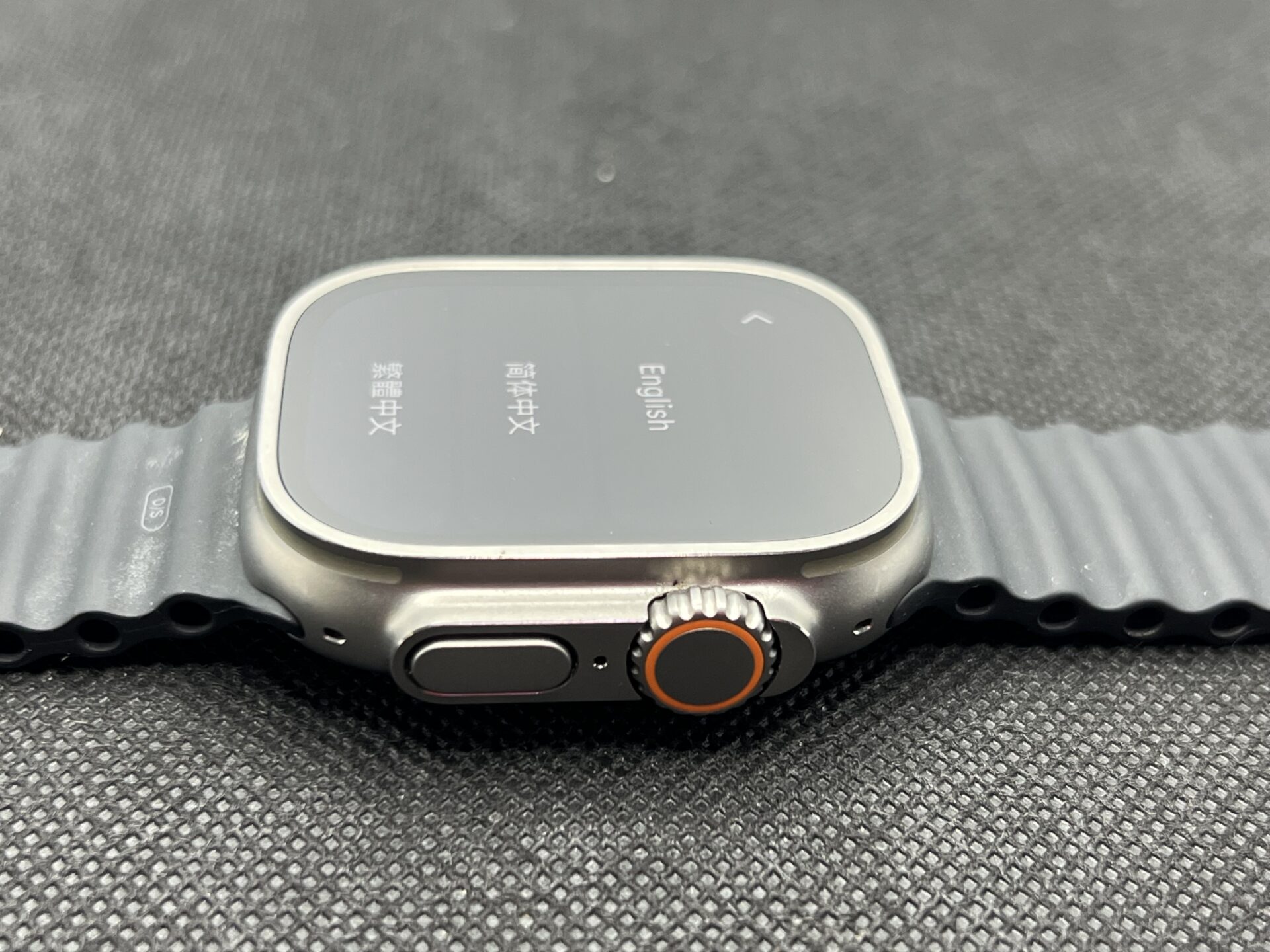 Apple Watch Ultra 49mm LTE Natural Titanium With Black Ocean Band (Condition: Good) - Image 4