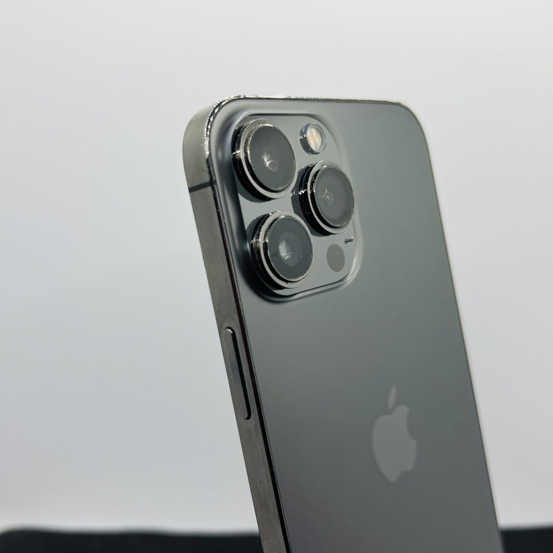 Apple iPhone 13 Pro Max 256GB Graphite (Condition: Good) - No Face ID - Image 10