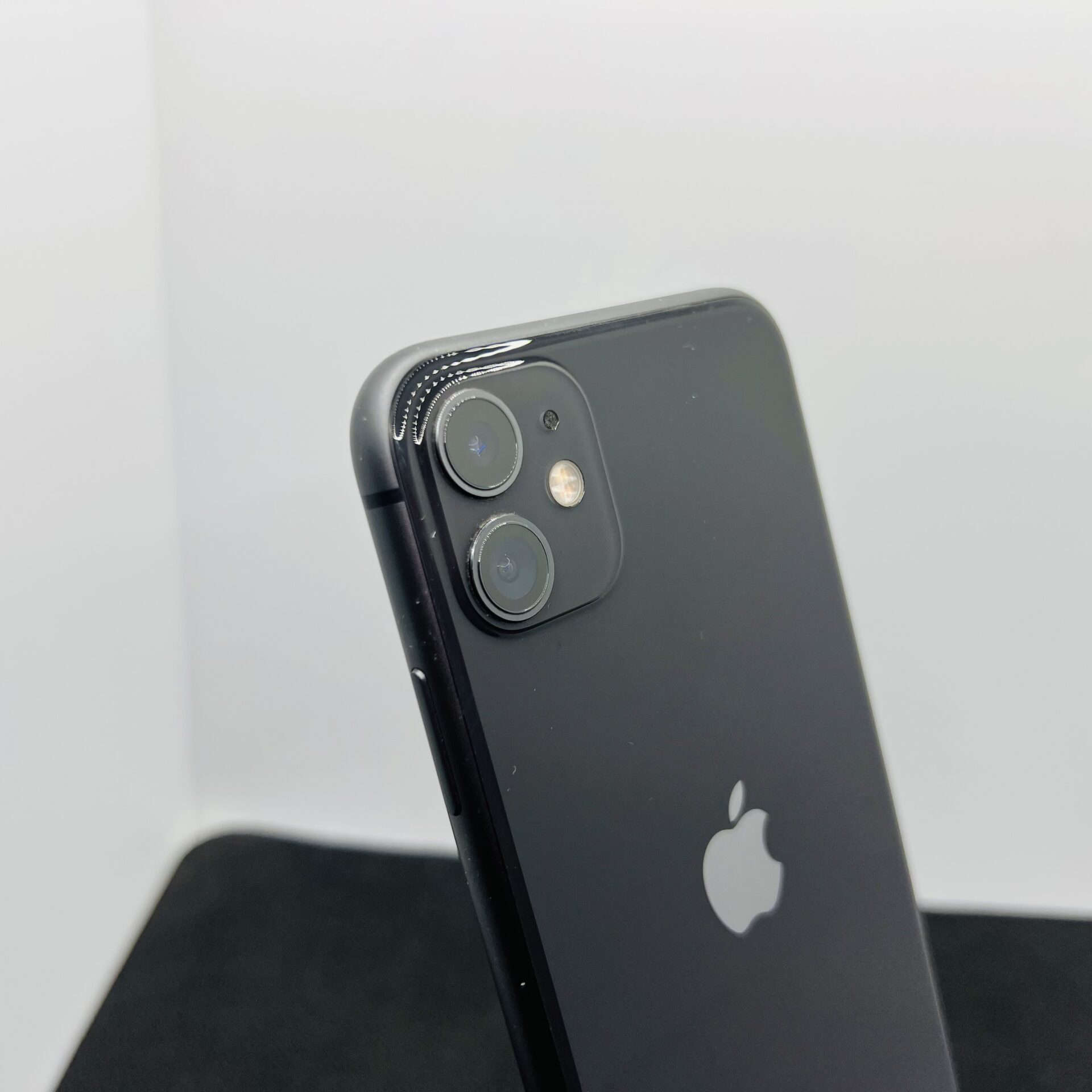 Apple iPhone 11 64GB Black (Condition: Good) - Image 9