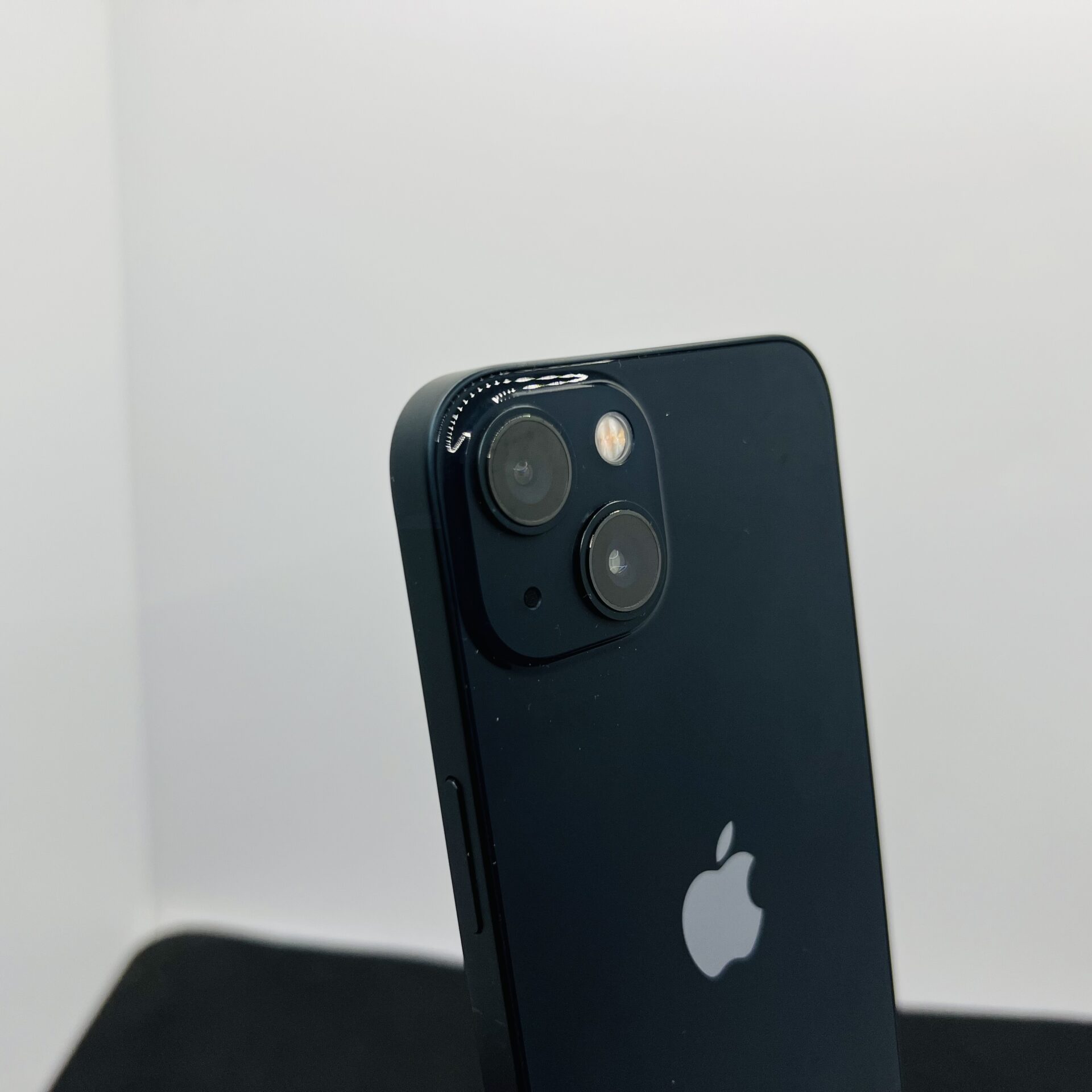 Apple iPhone 13 128GB Midnight (Condition: Good) - Image 9