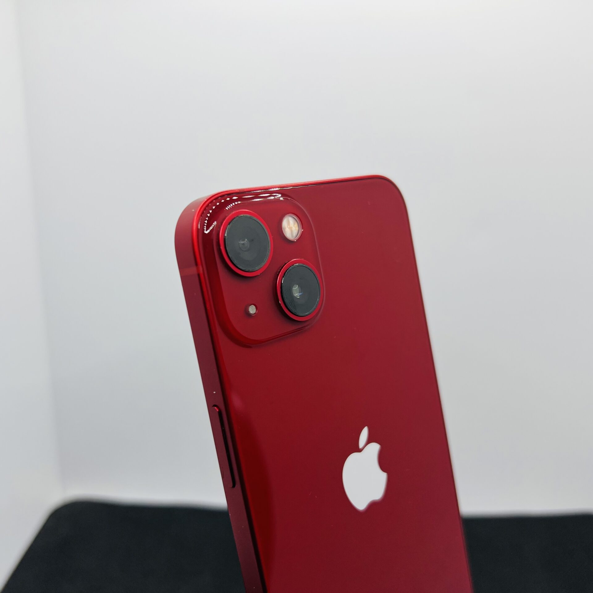 Apple iPhone 13 128GB Product Red (Condition: Good) - Image 10