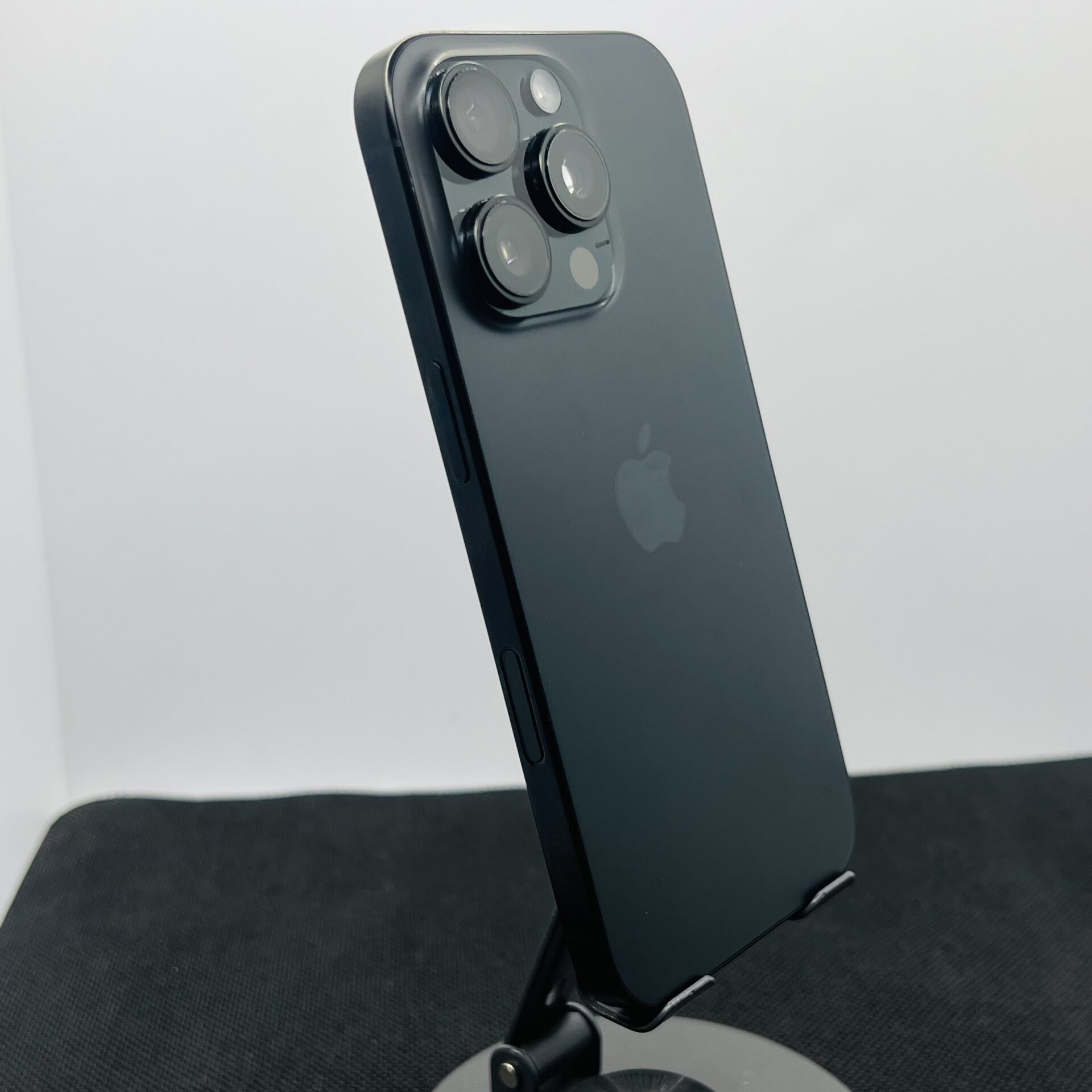 Apple iPhone 16 Pro 256GB Black Titanium (Condition: Excellent