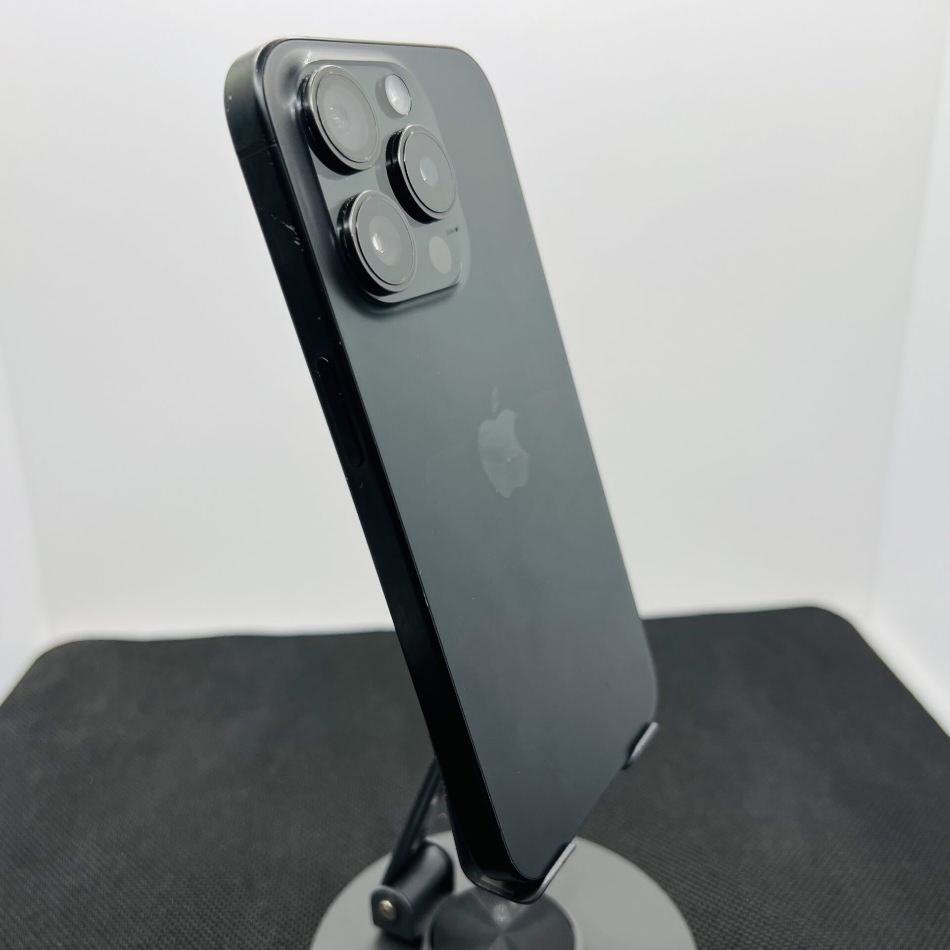 Apple iPhone 15 Pro 256GB Black Titanium (Condition: Good) | Epic