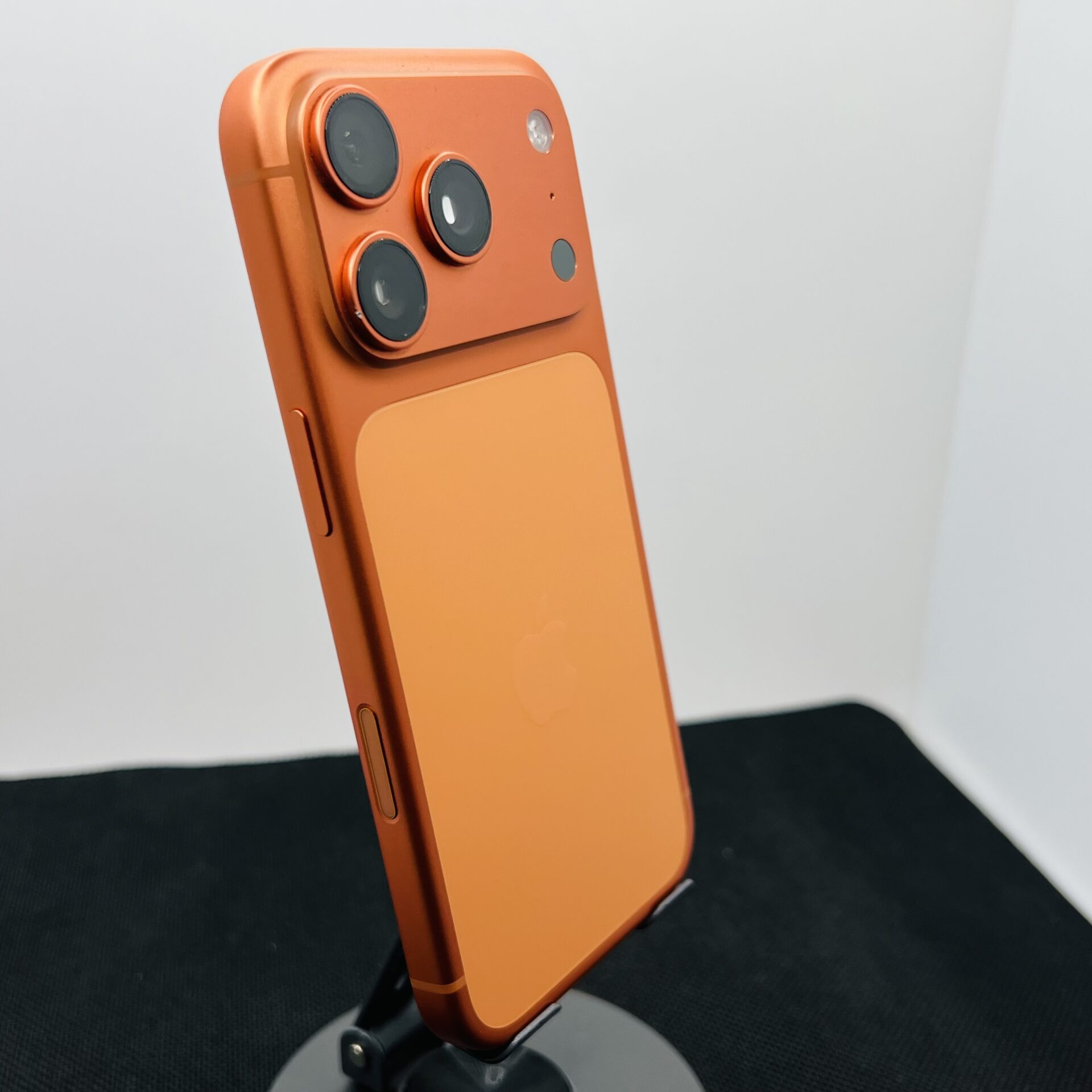 Apple iPhone 17 Pro 256GB Cosmic Orange (Condition: Excellent) - Image 10