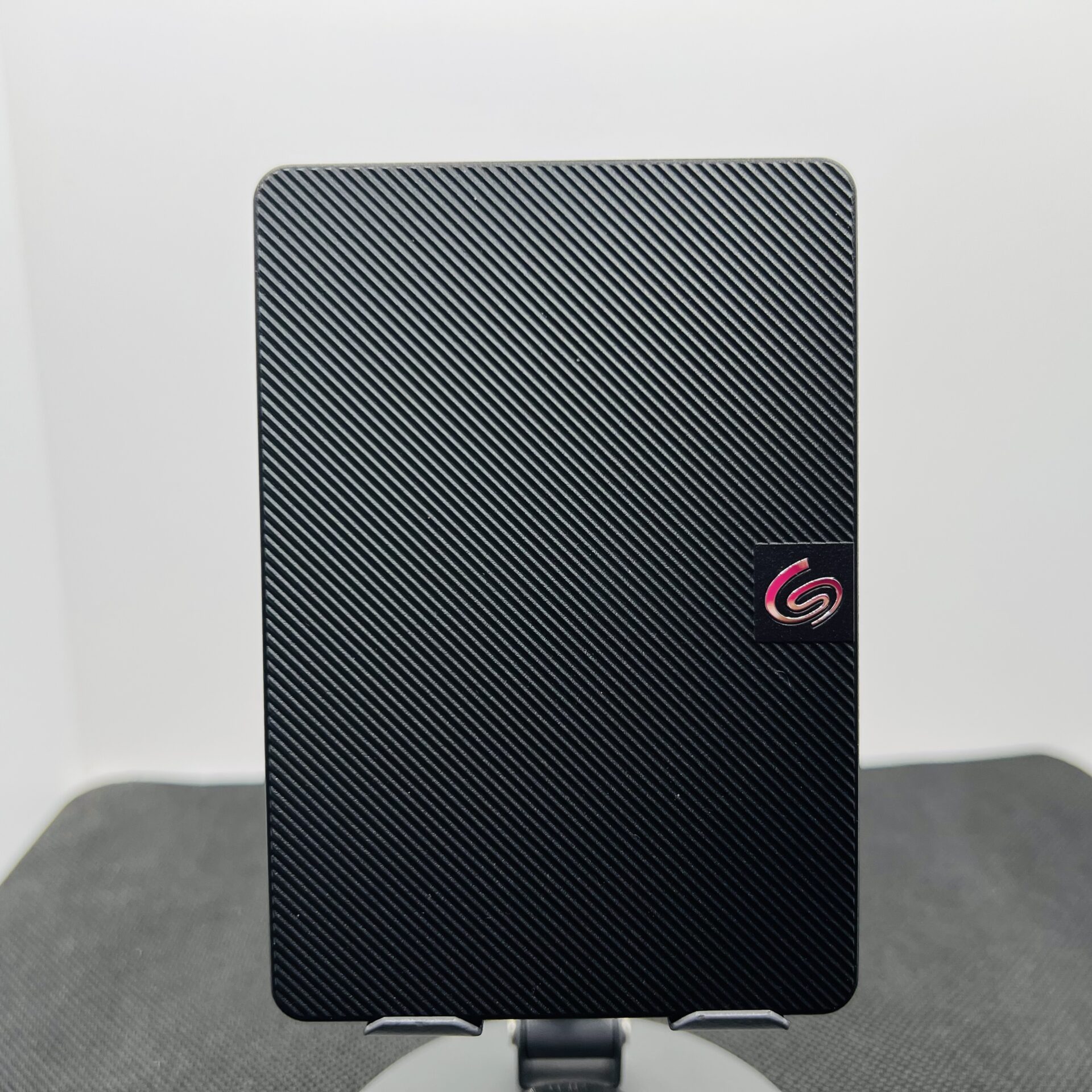 Seagate External Hard Drive 2TB HDD Black (Condition: Pristine) - Image 2