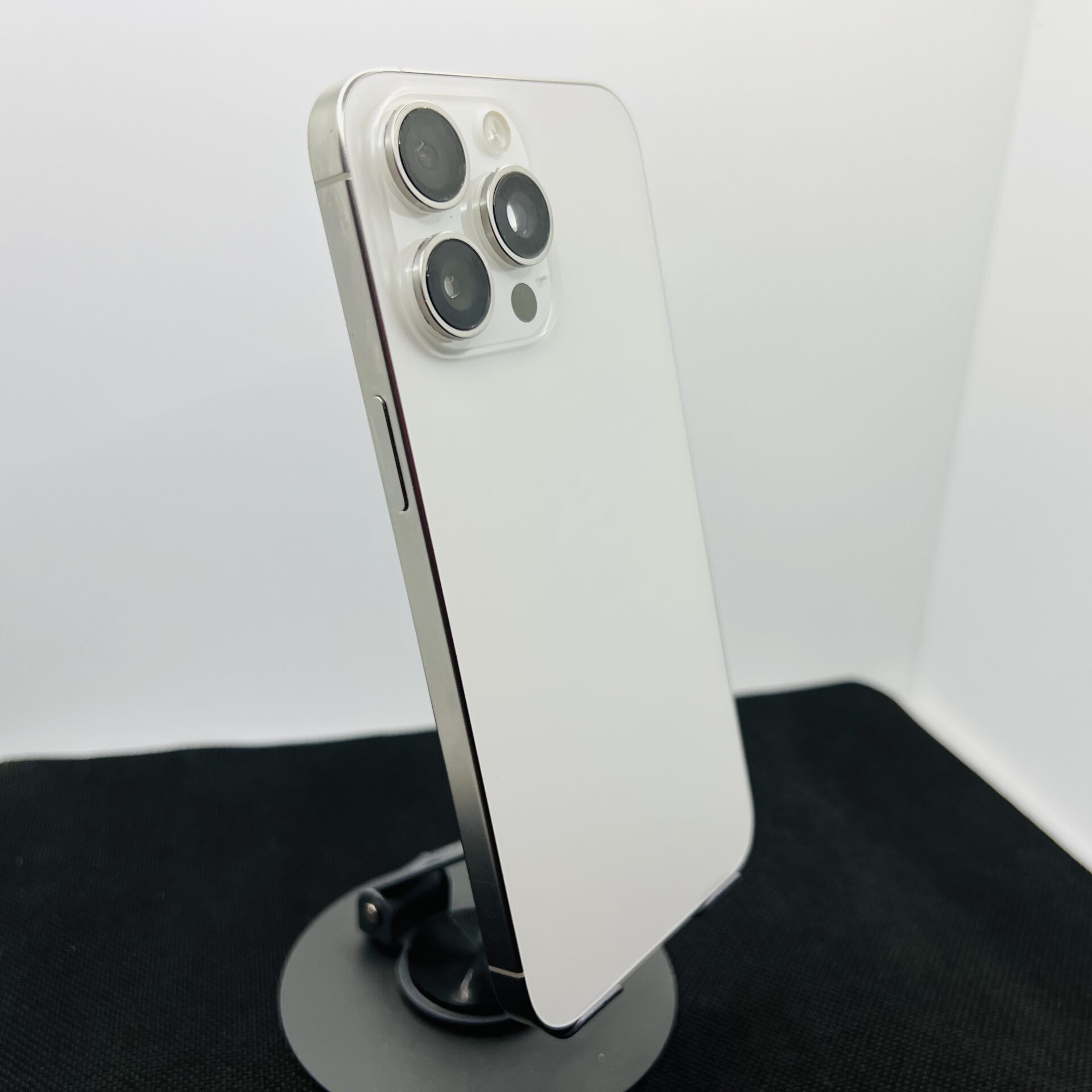 Apple iPhone 15 Pro Max 256GB White Titanium (Condition: Excellent) - Image 9