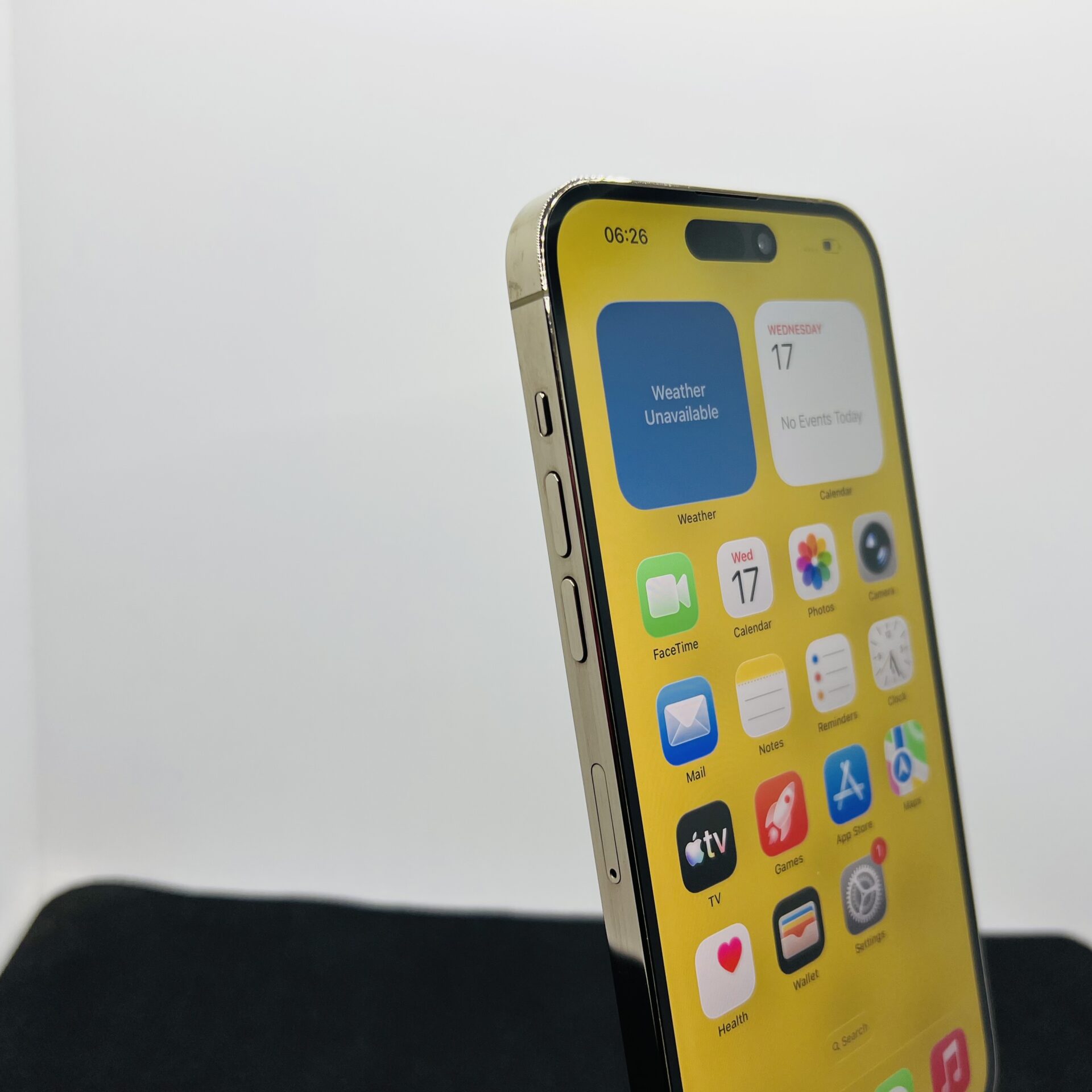 Apple iPhone 14 Pro Max 256GB Gold (Condition: Excellent) - Image 4