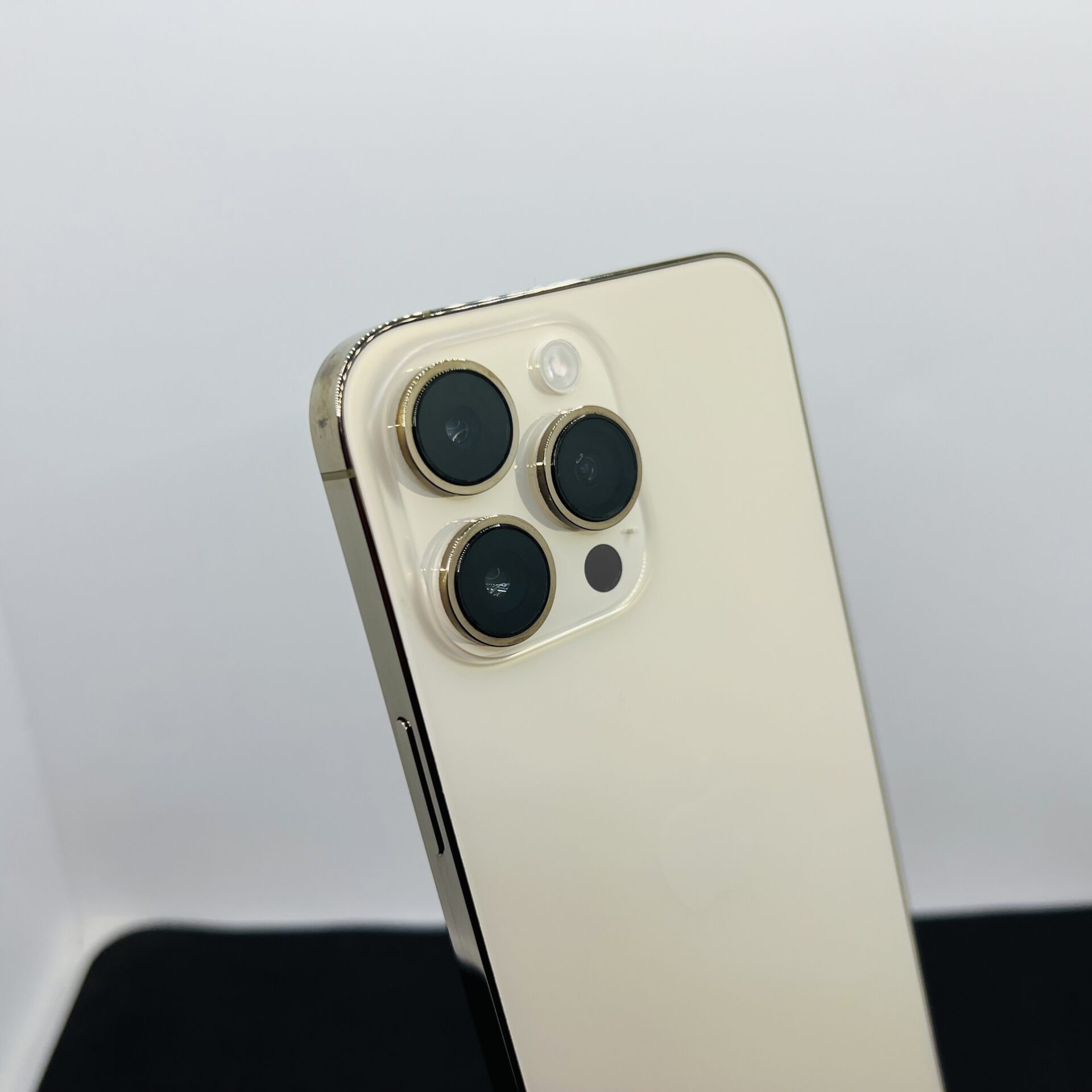 Apple iPhone 14 Pro Max 256GB Gold (Condition: Excellent) - Image 11
