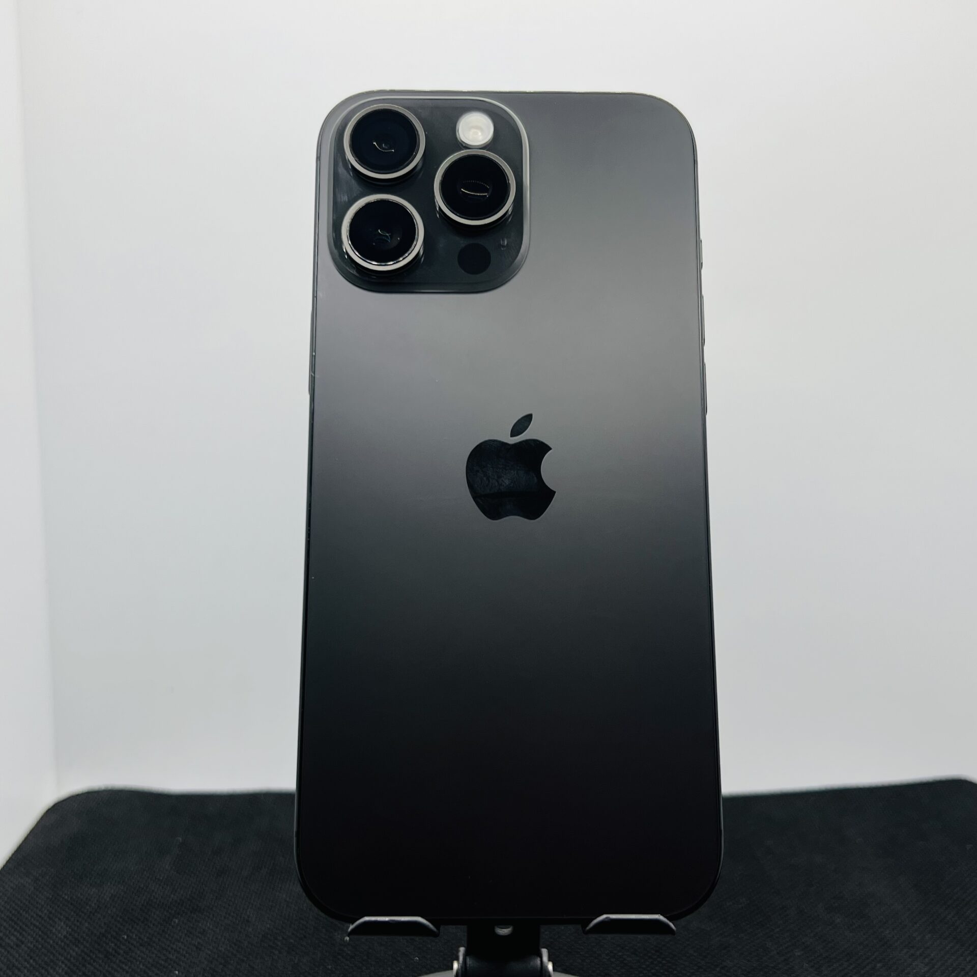 Apple iPhone 16 Pro Max 512GB Black Titanium (Condition: Good) - Image 9