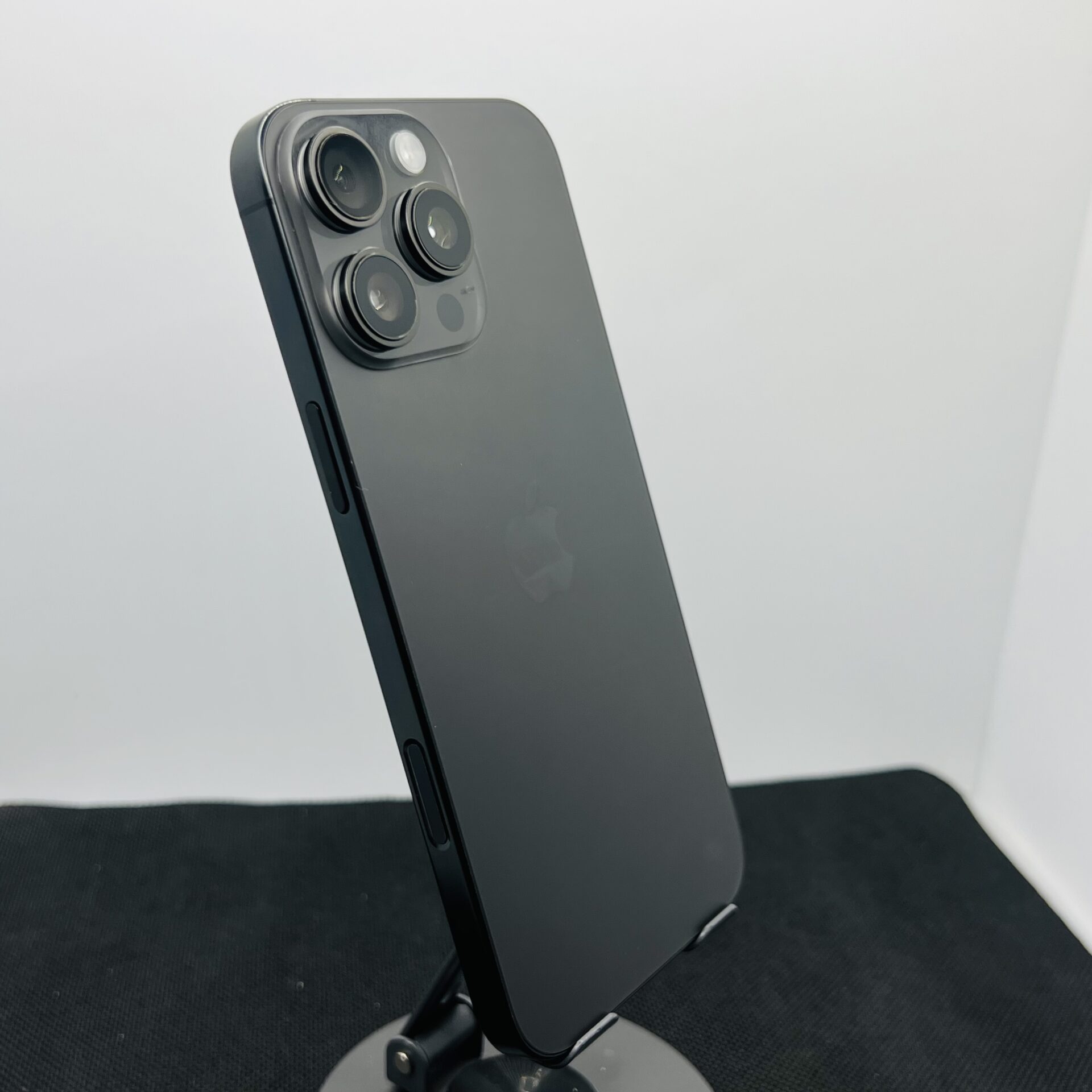 Apple iPhone 16 Pro Max 512GB Black Titanium (Condition: Good) - Image 10