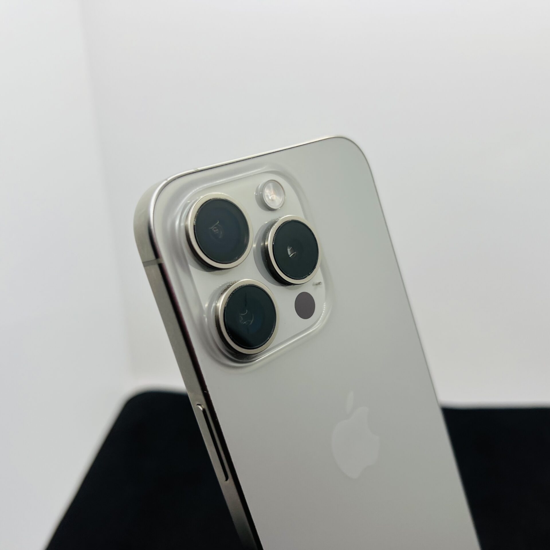 Apple iPhone 15 Pro 128GB Natural Titanium (Condition: Good) - Image 10